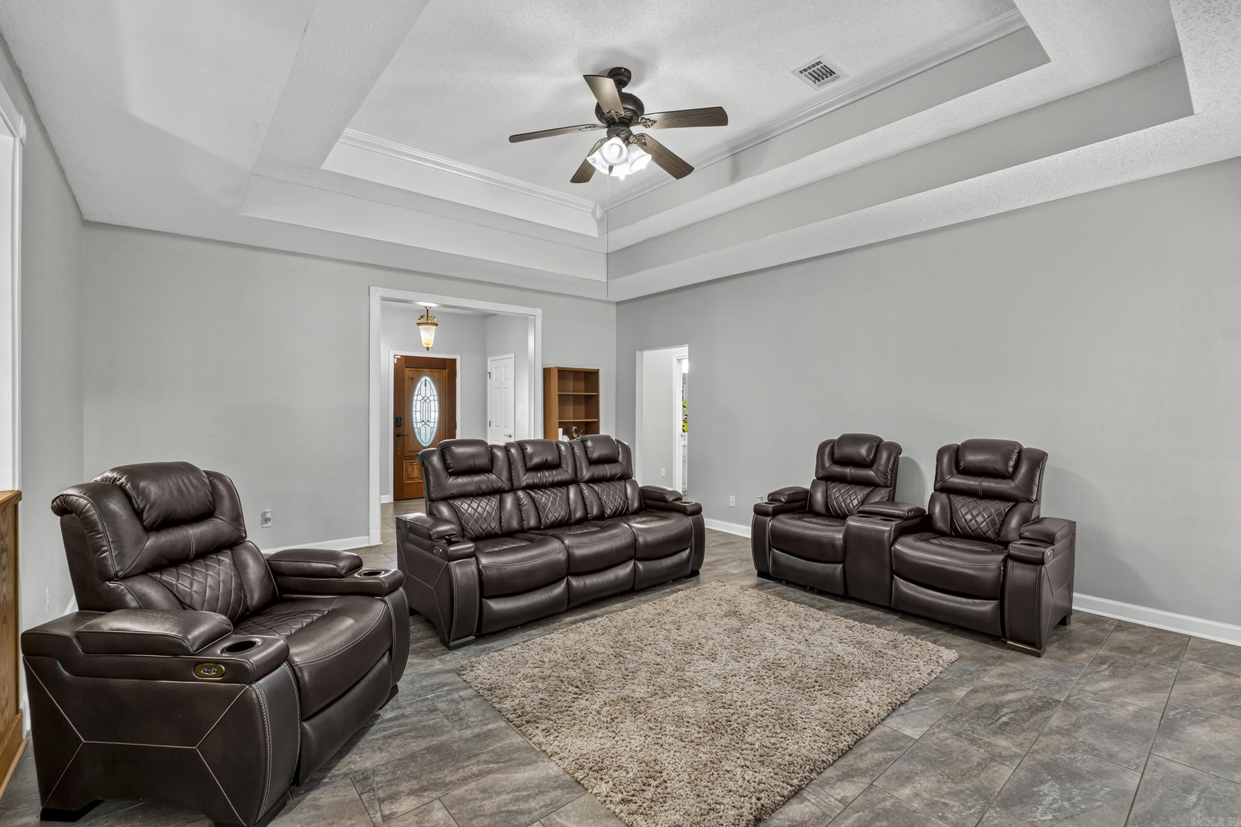 7365 W Ridge Circle Property Photo 9