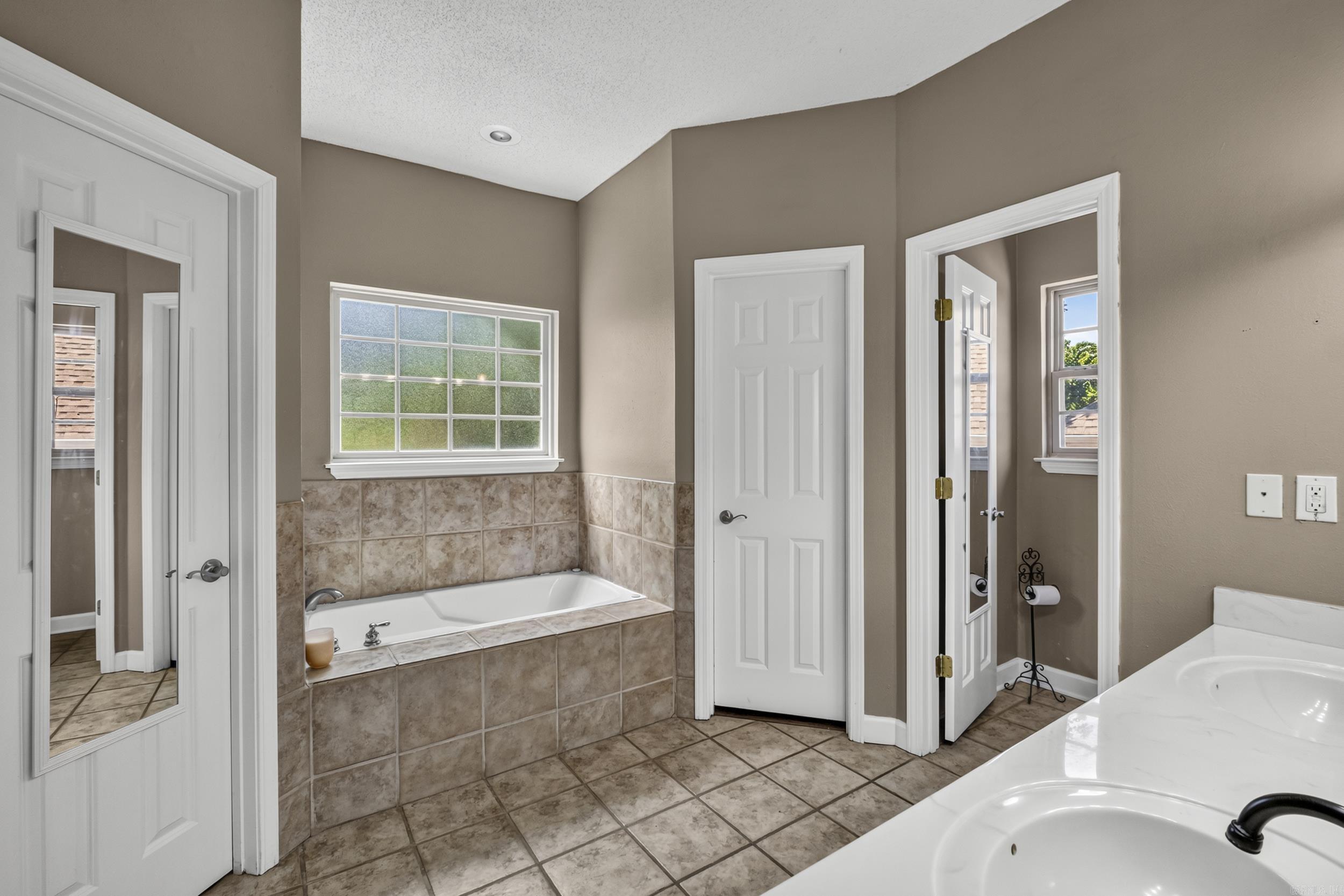 7365 W Ridge Circle Property Photo 21