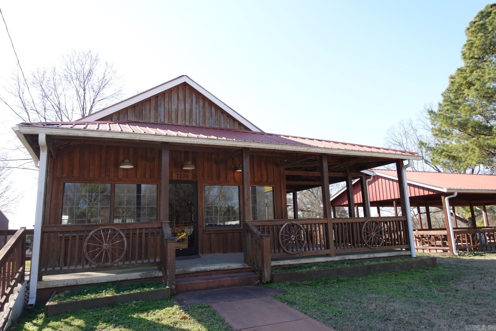 7238 Highway 90 Property Photo 1