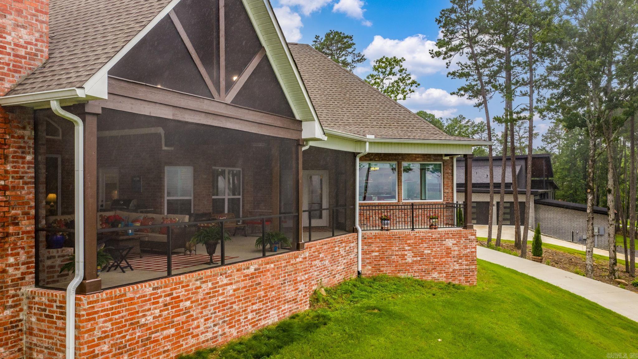120 Northview Property Photo 4