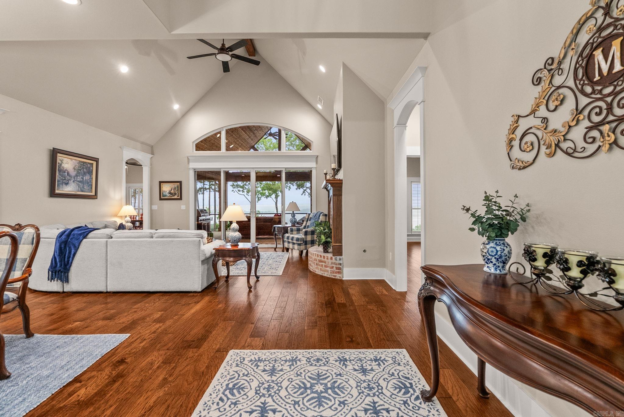 120 Northview Property Photo 7