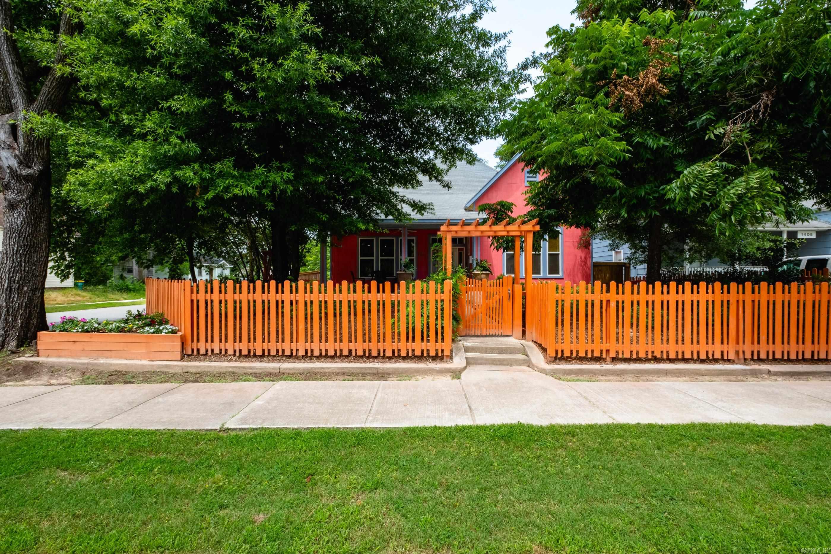 1401 Maple Street Property Photo 2