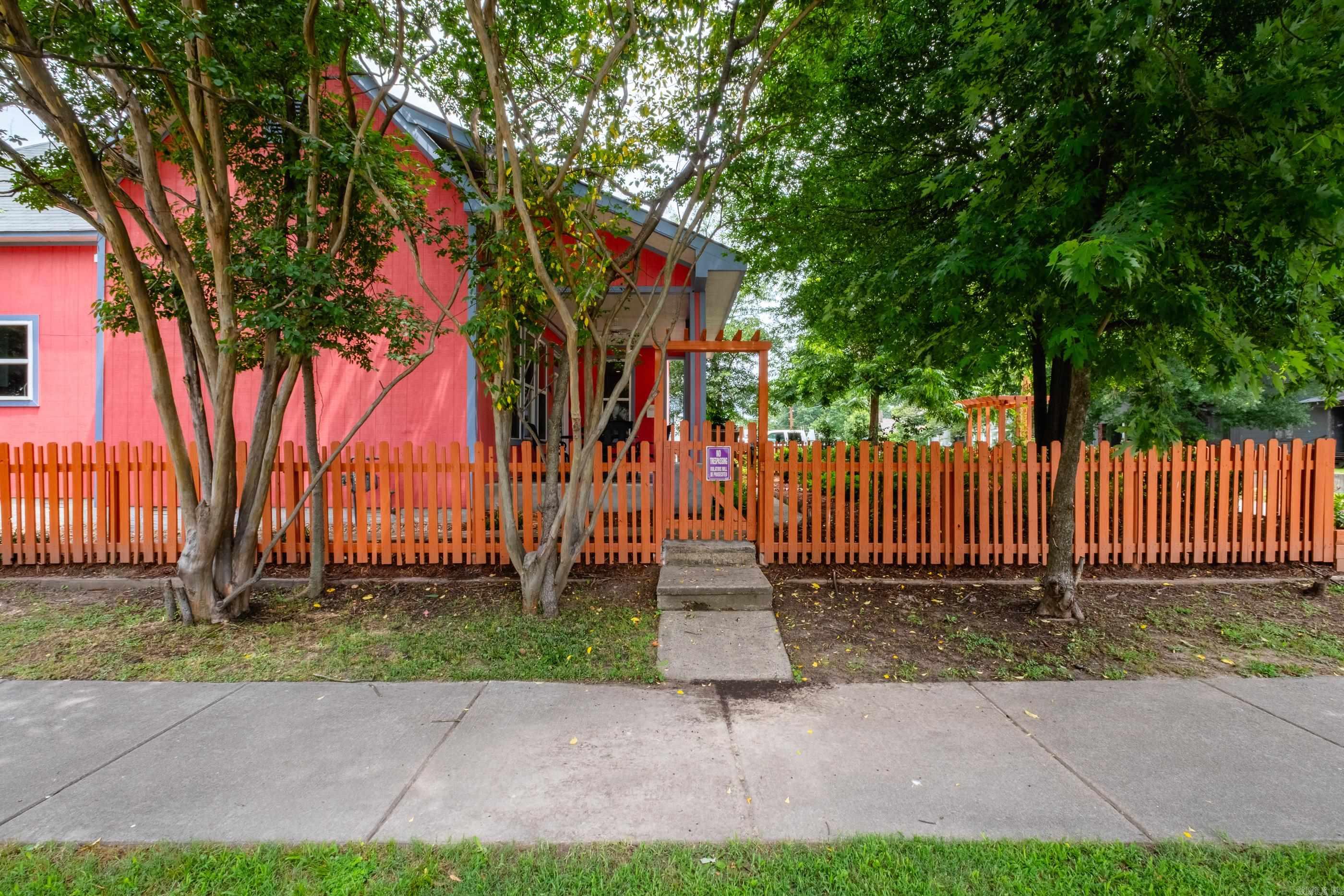 1401 Maple Street Property Photo 3