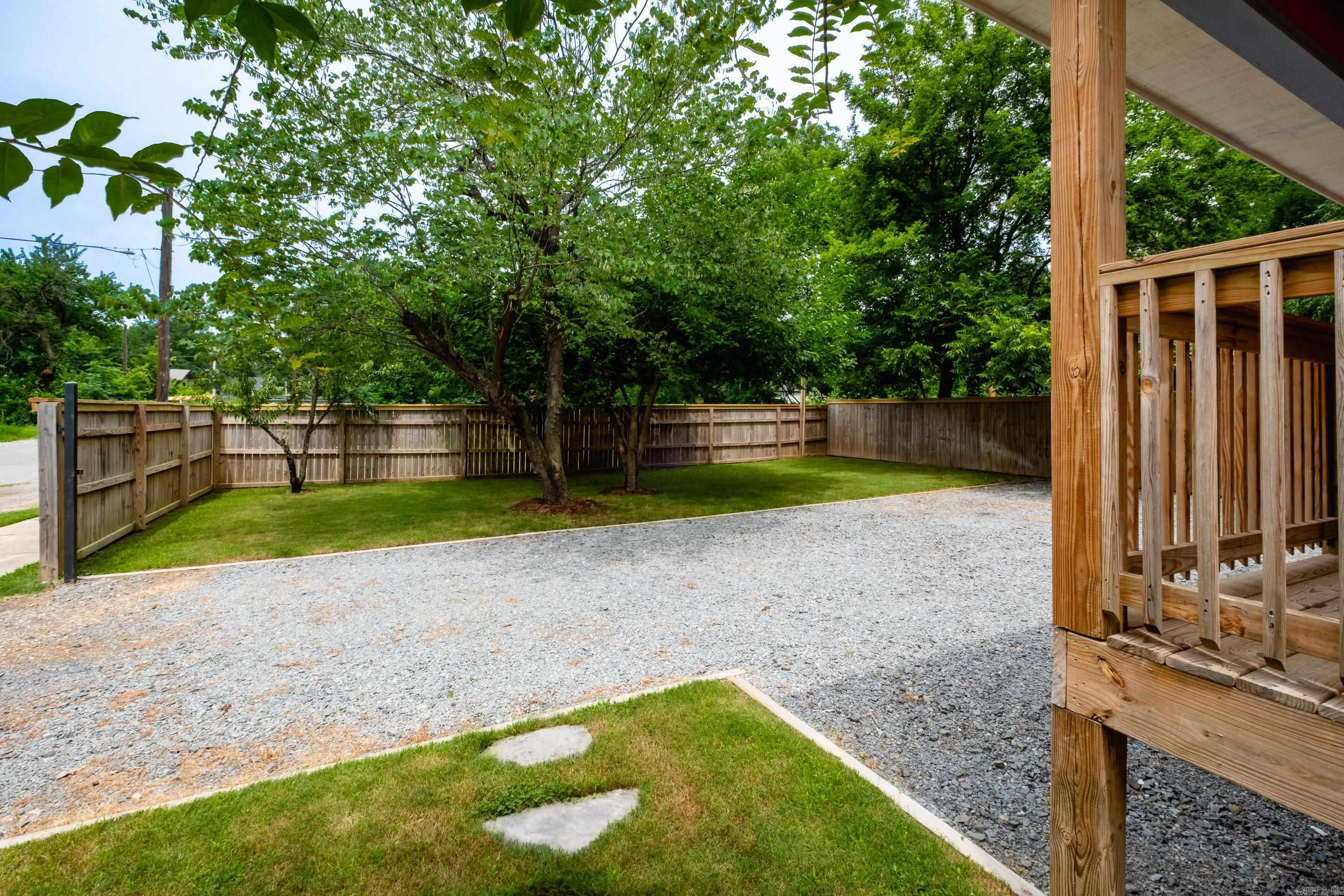 1401 Maple Street Property Photo 24