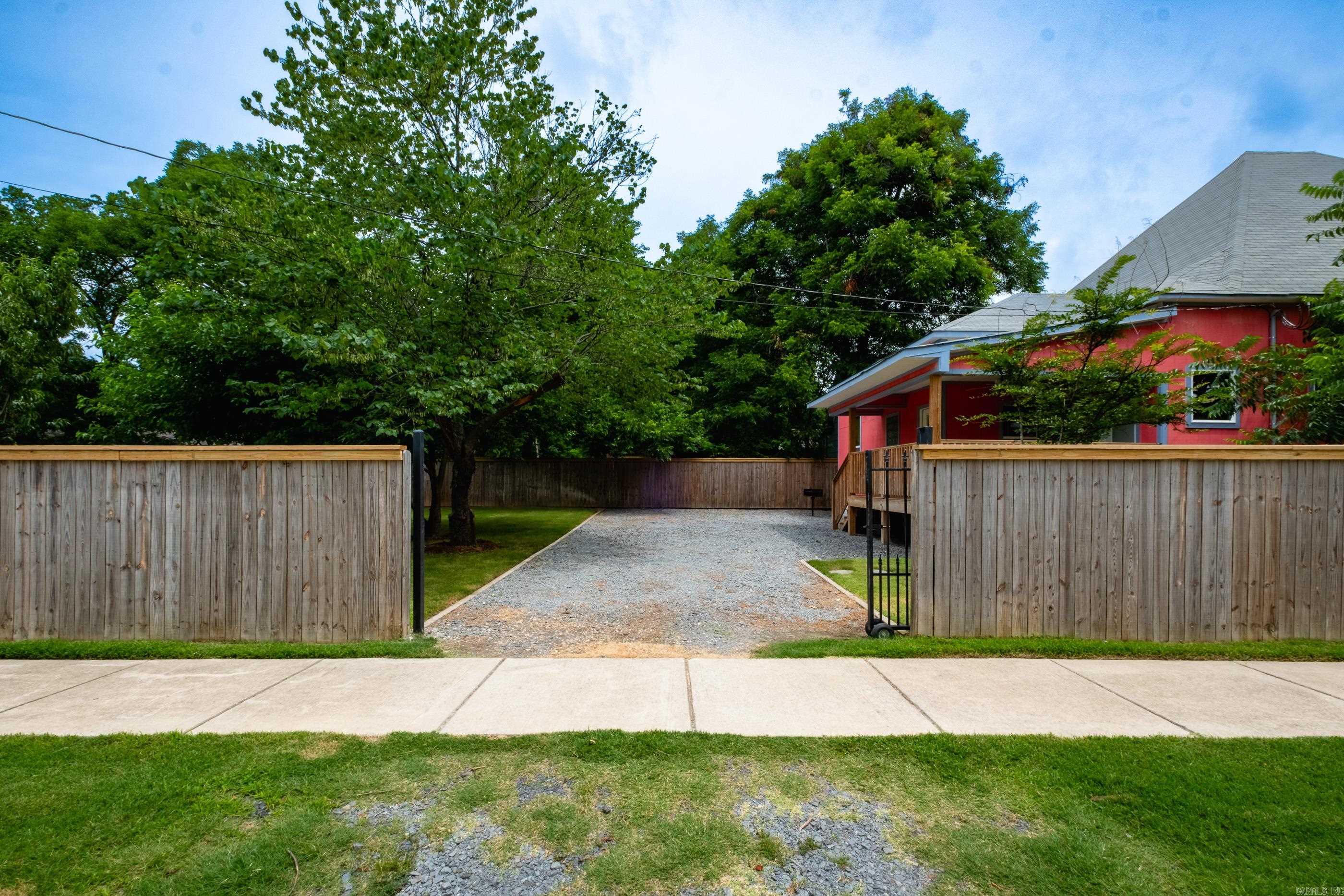 1401 Maple Street Property Photo 26