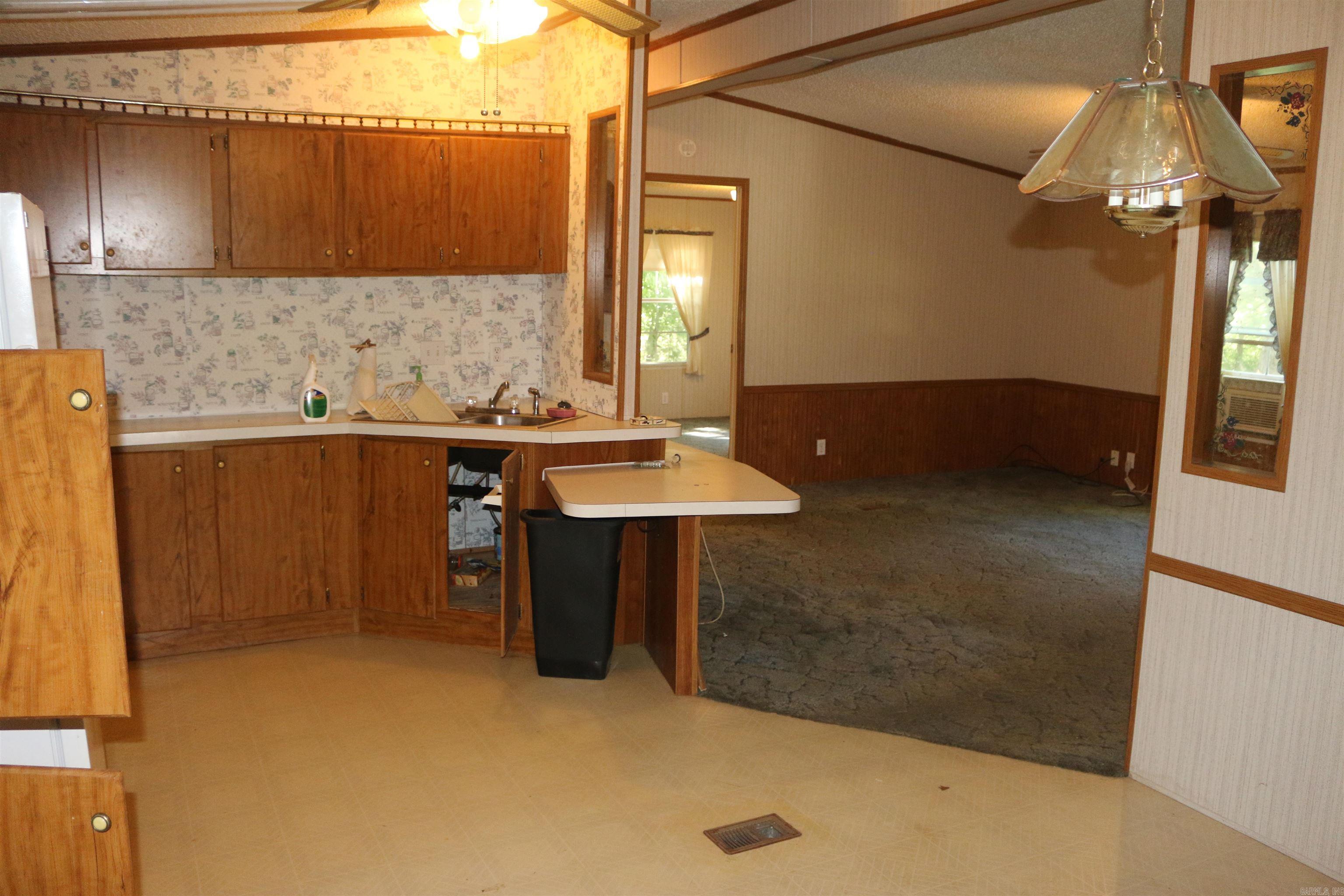 20395 Hwy 71 S Property Photo 11
