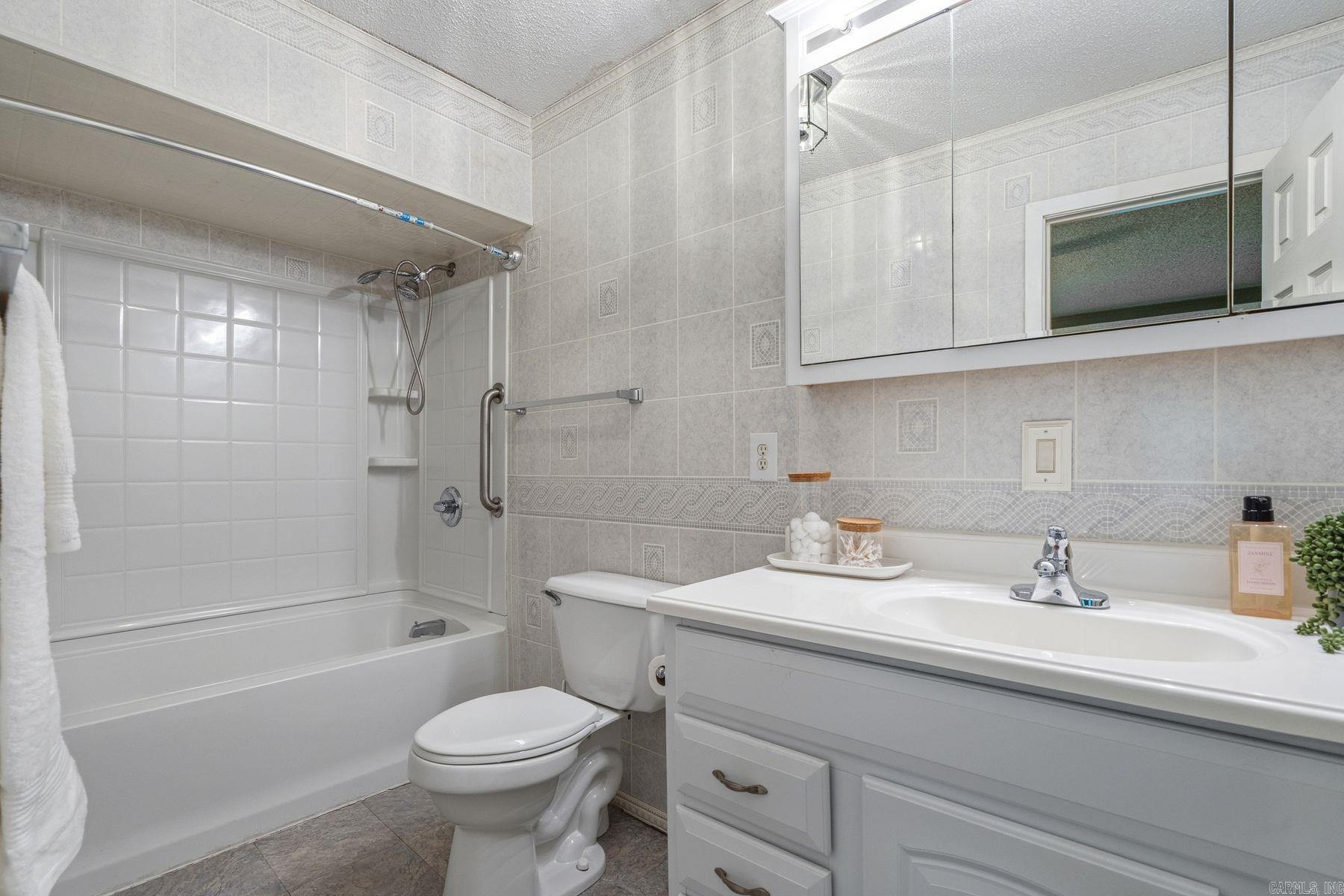 108 Mossman Street Property Photo 28
