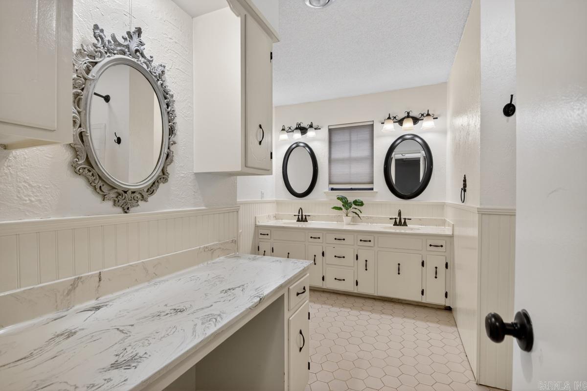 334 Alanbrook Property Photo 18