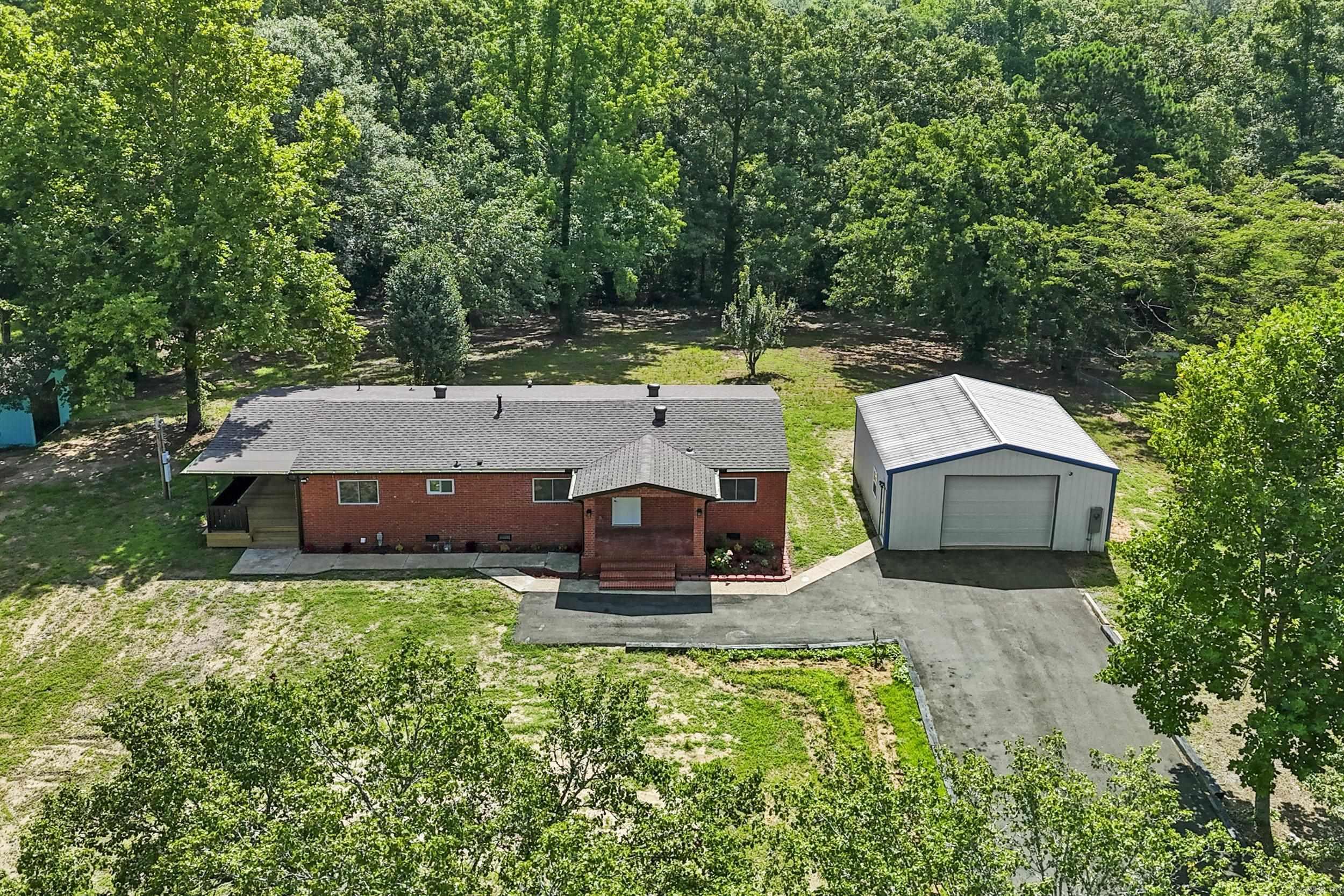 18820 Honeysuckle Lane Property Photo 2