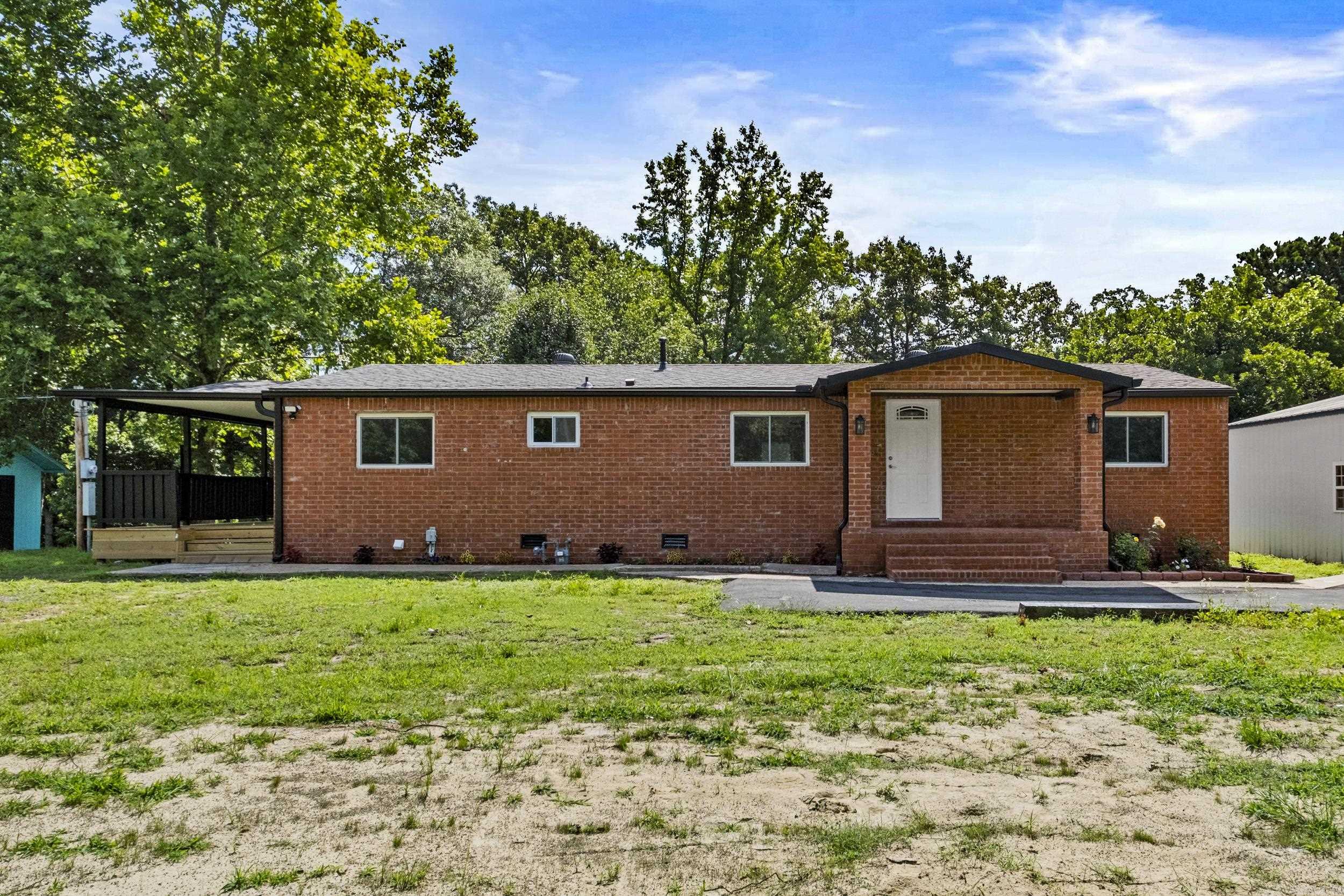 18820 Honeysuckle Lane Property Photo 5