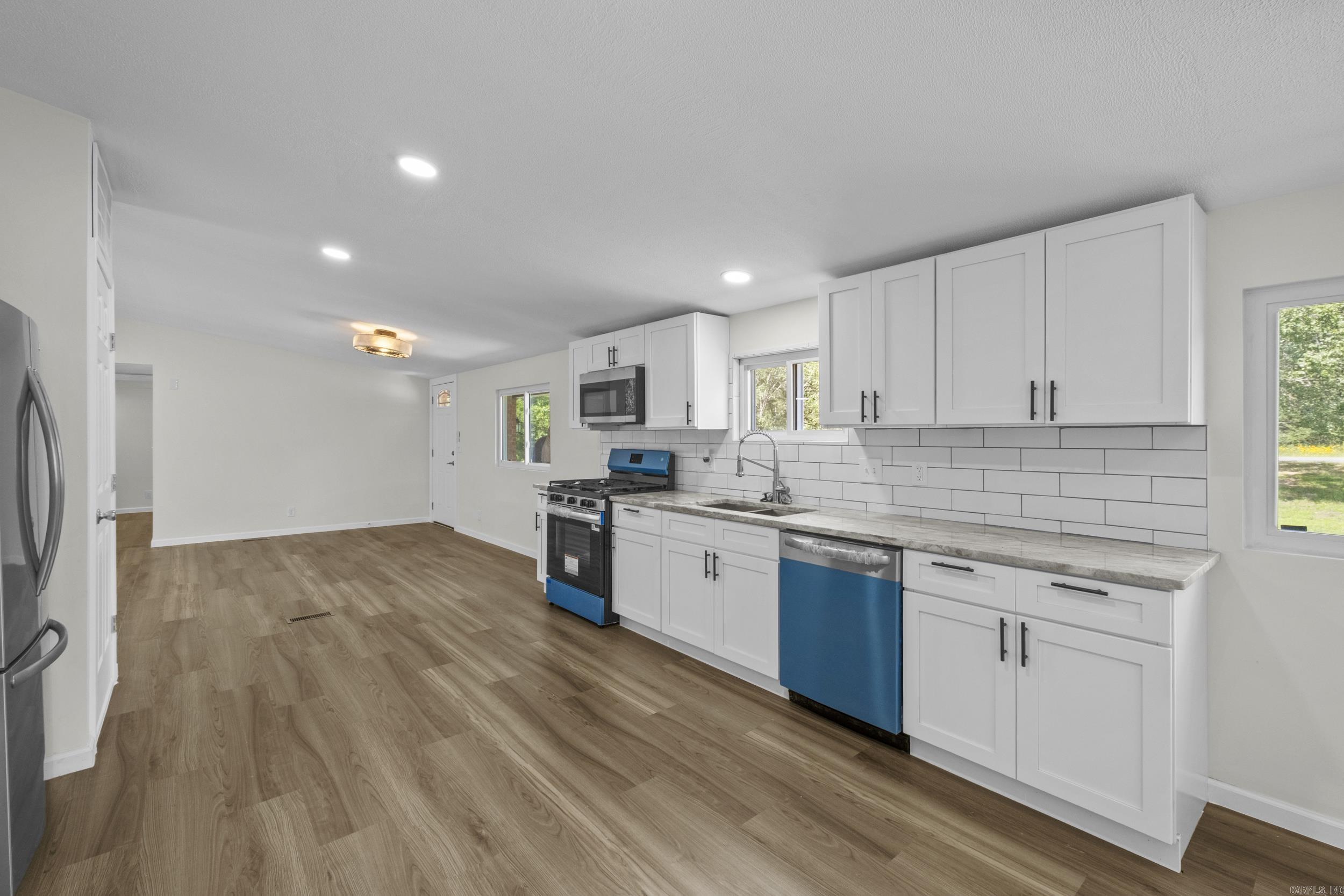 18820 Honeysuckle Lane Property Photo 10