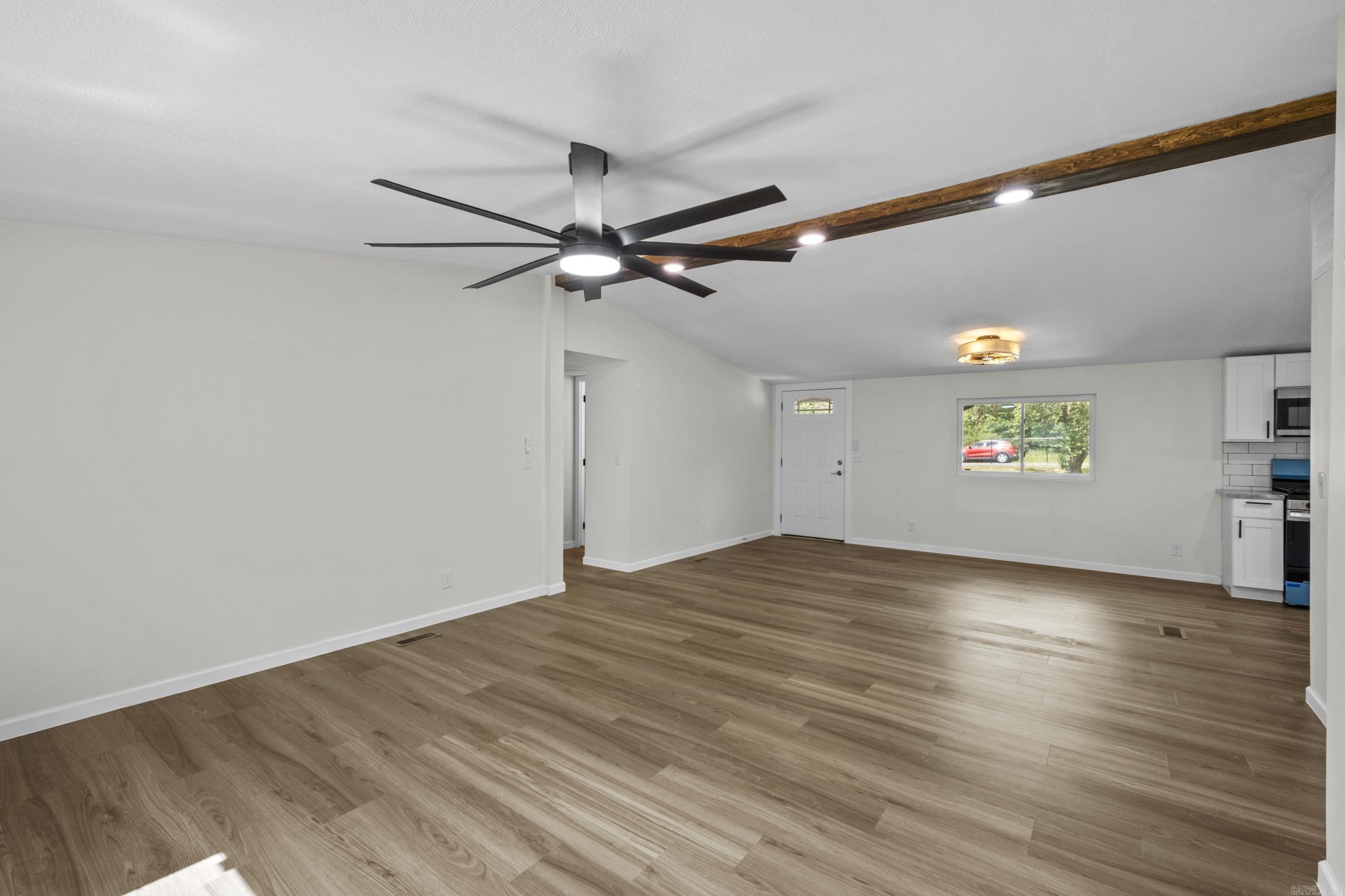 18820 Honeysuckle Lane Property Photo 15