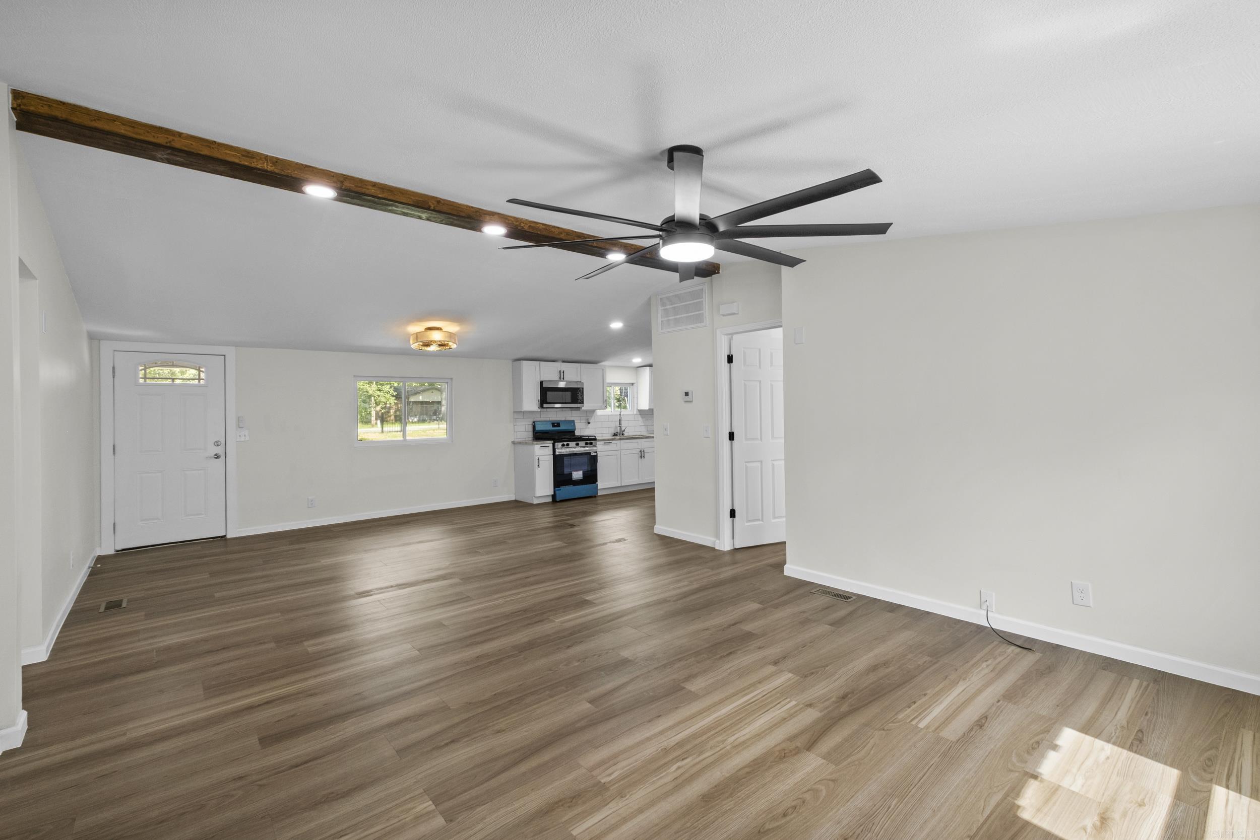 18820 Honeysuckle Lane Property Photo 16