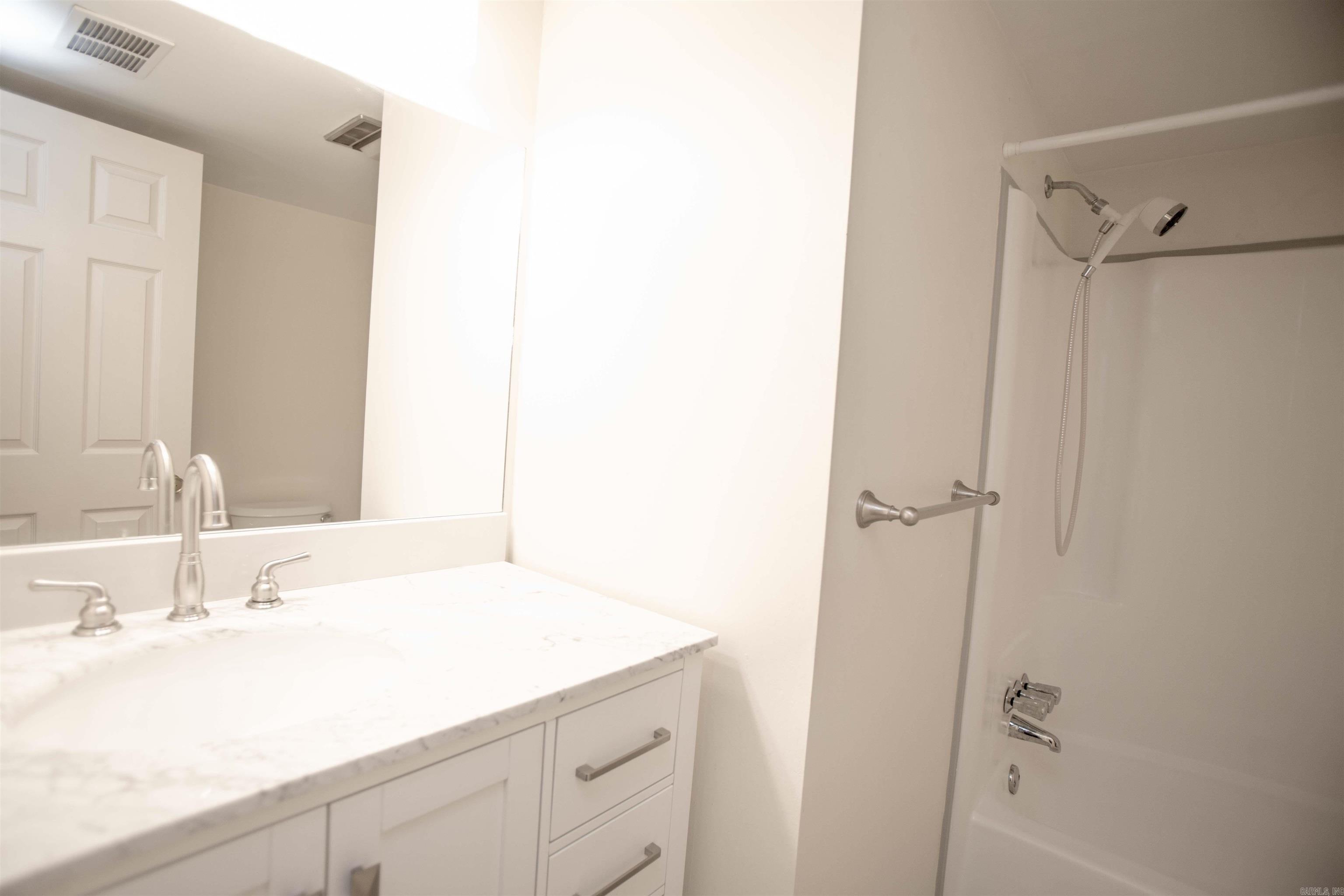1506 Alberta Drive Property Photo 19