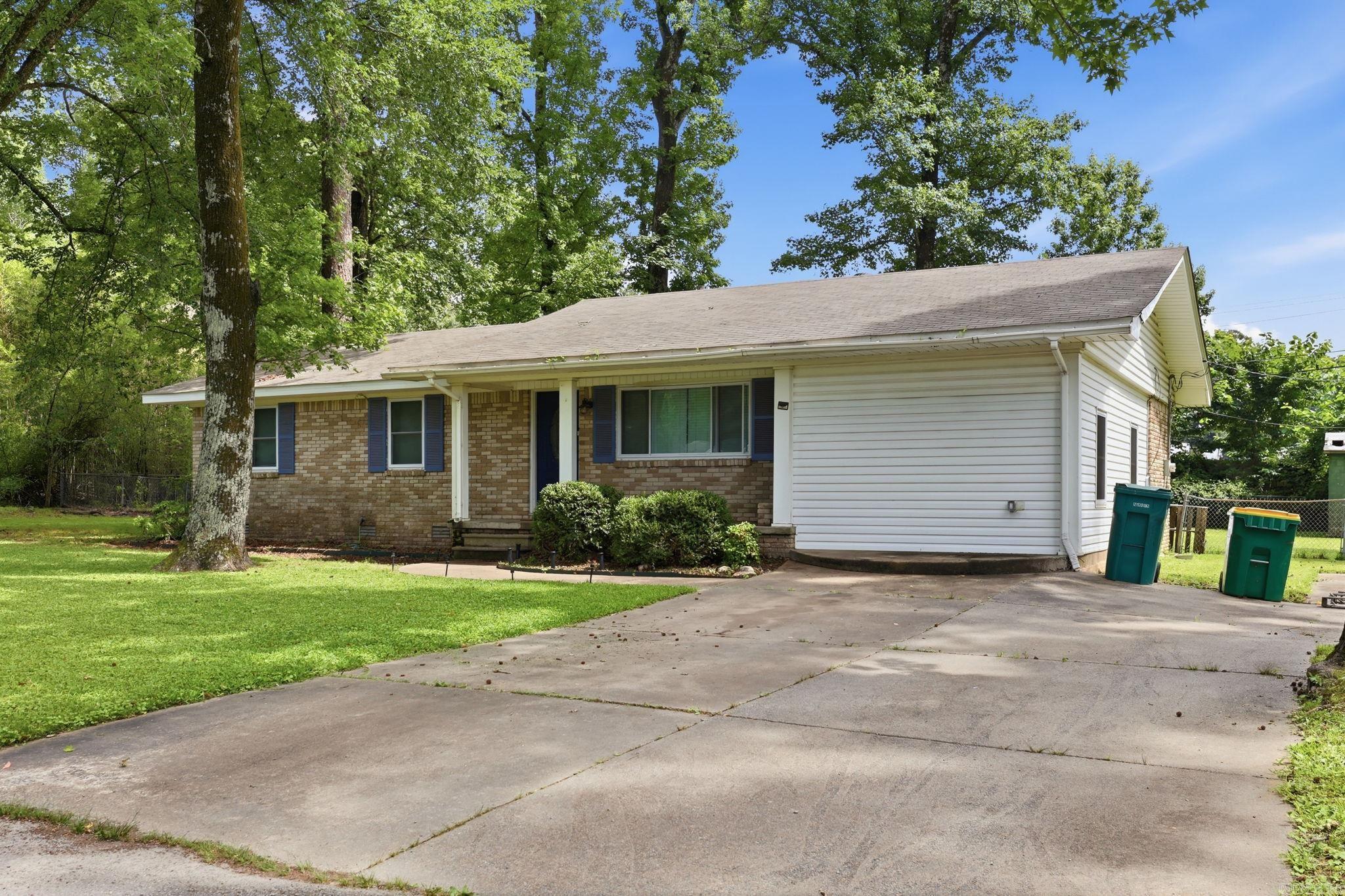 7201 Forest Dale Drive Property Photo 2