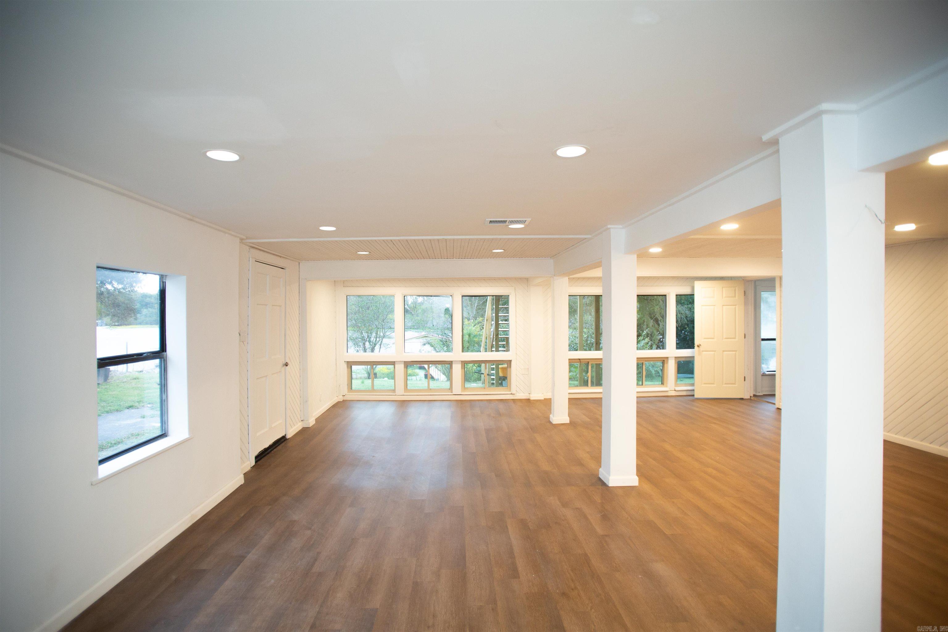 13118 Old River Drive Property Photo 2