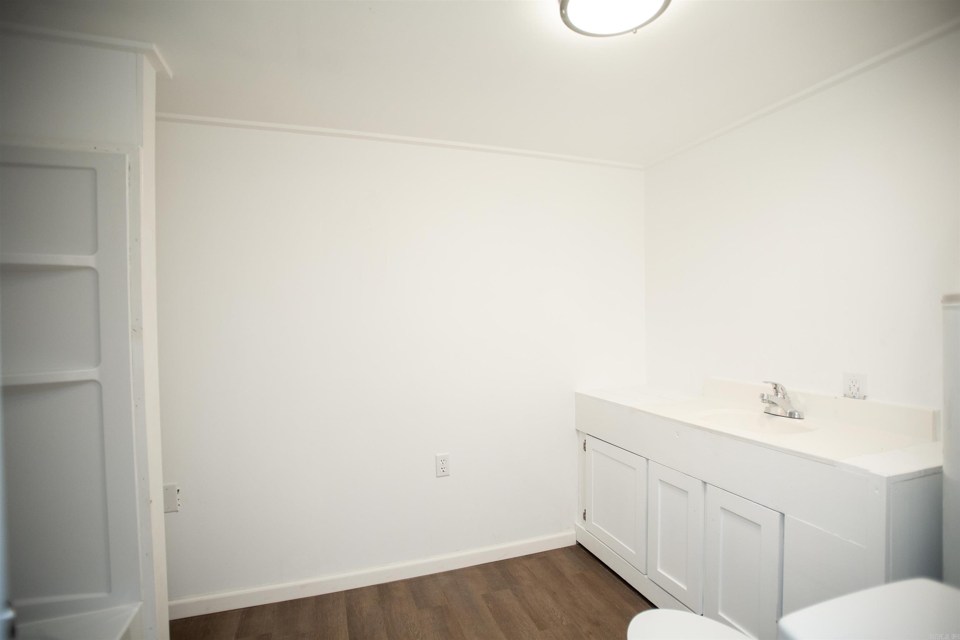 13118 Old River Drive Property Photo 10