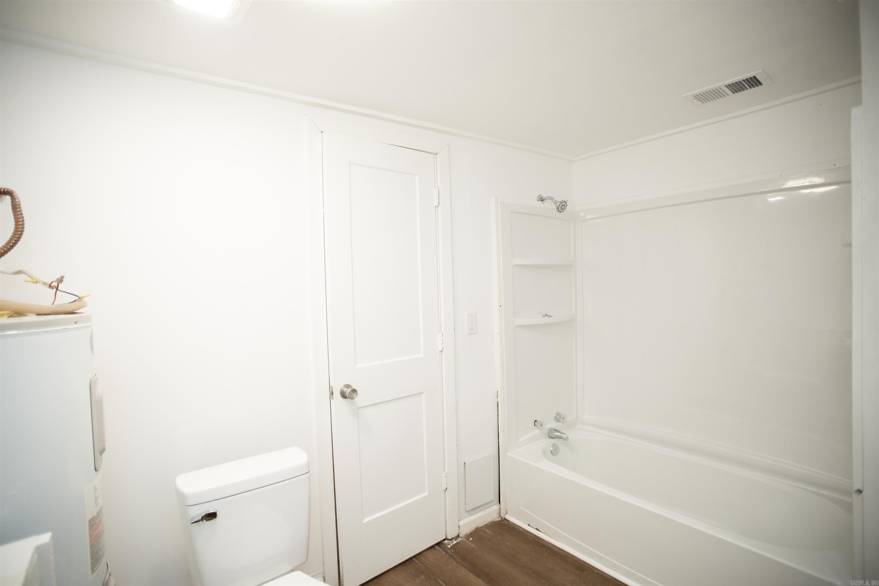 13118 Old River Drive Property Photo 11