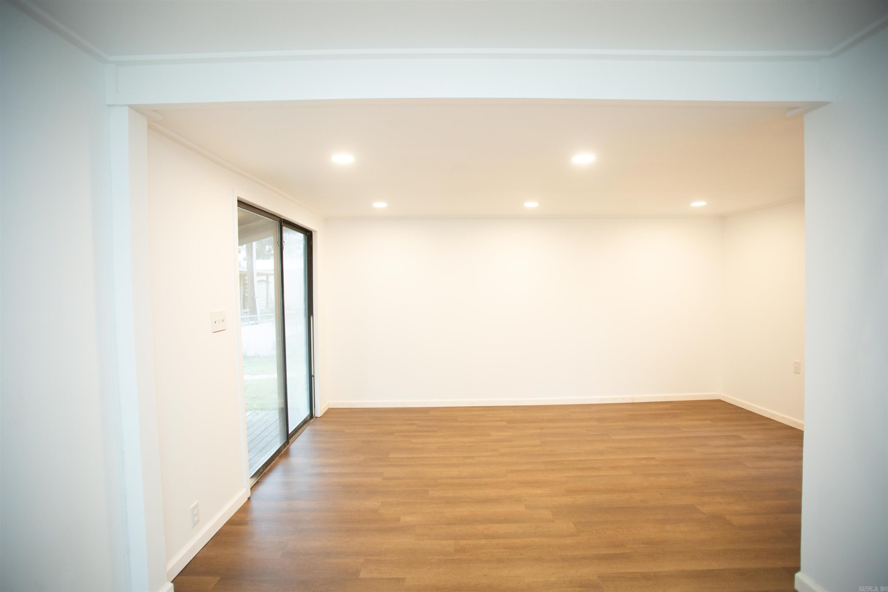 13118 Old River Drive Property Photo 13