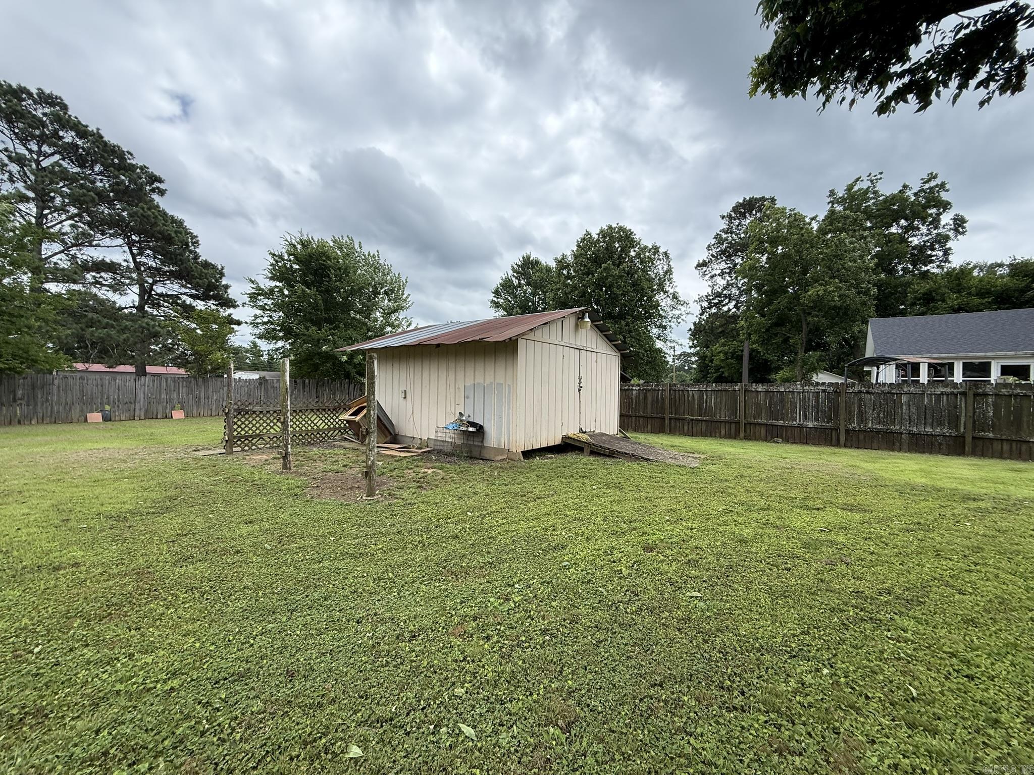 519 N Kelley Avenue Property Photo 7