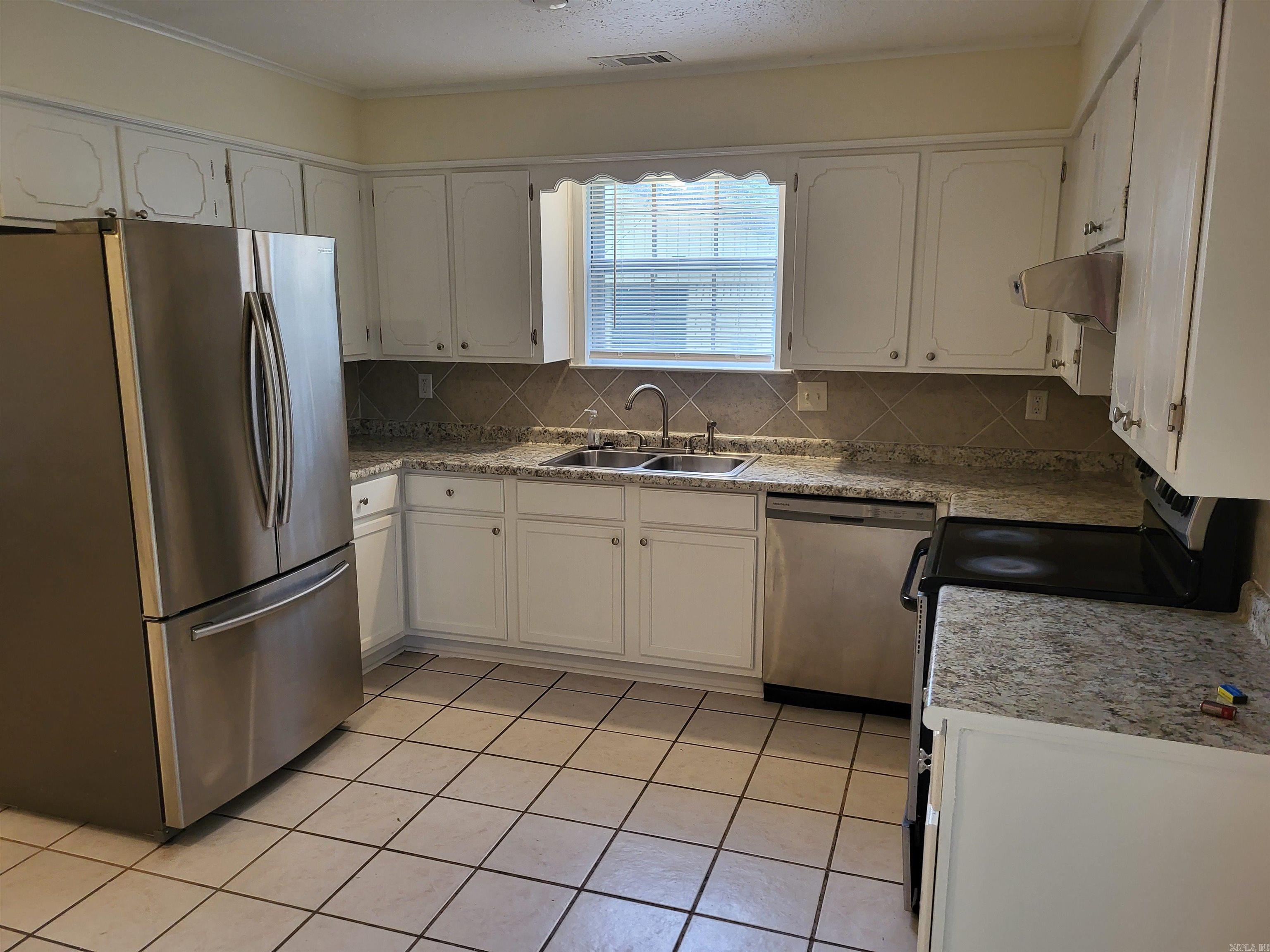 9105 Peach Tree Lane Property Photo 7