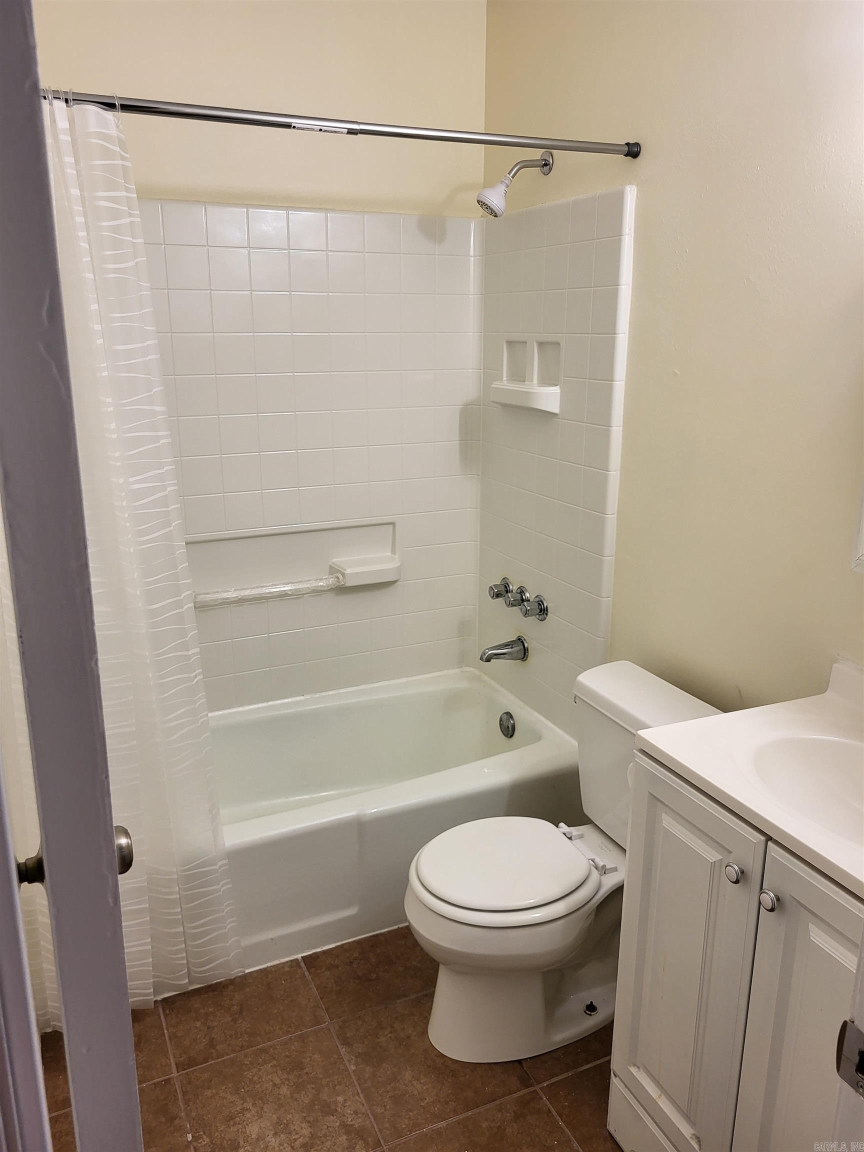 9105 Peach Tree Lane Property Photo 10
