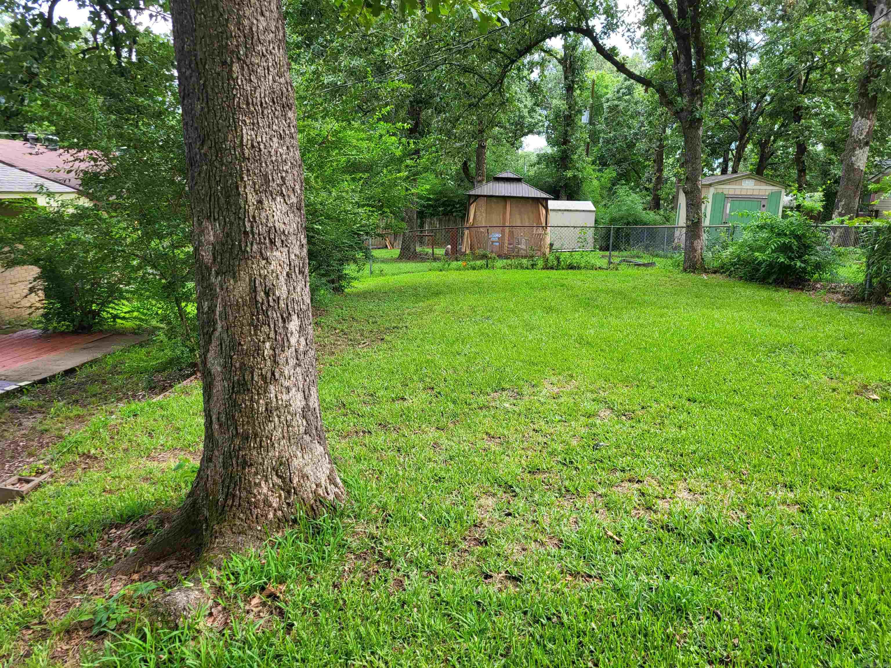 9105 Peach Tree Lane Property Photo 11