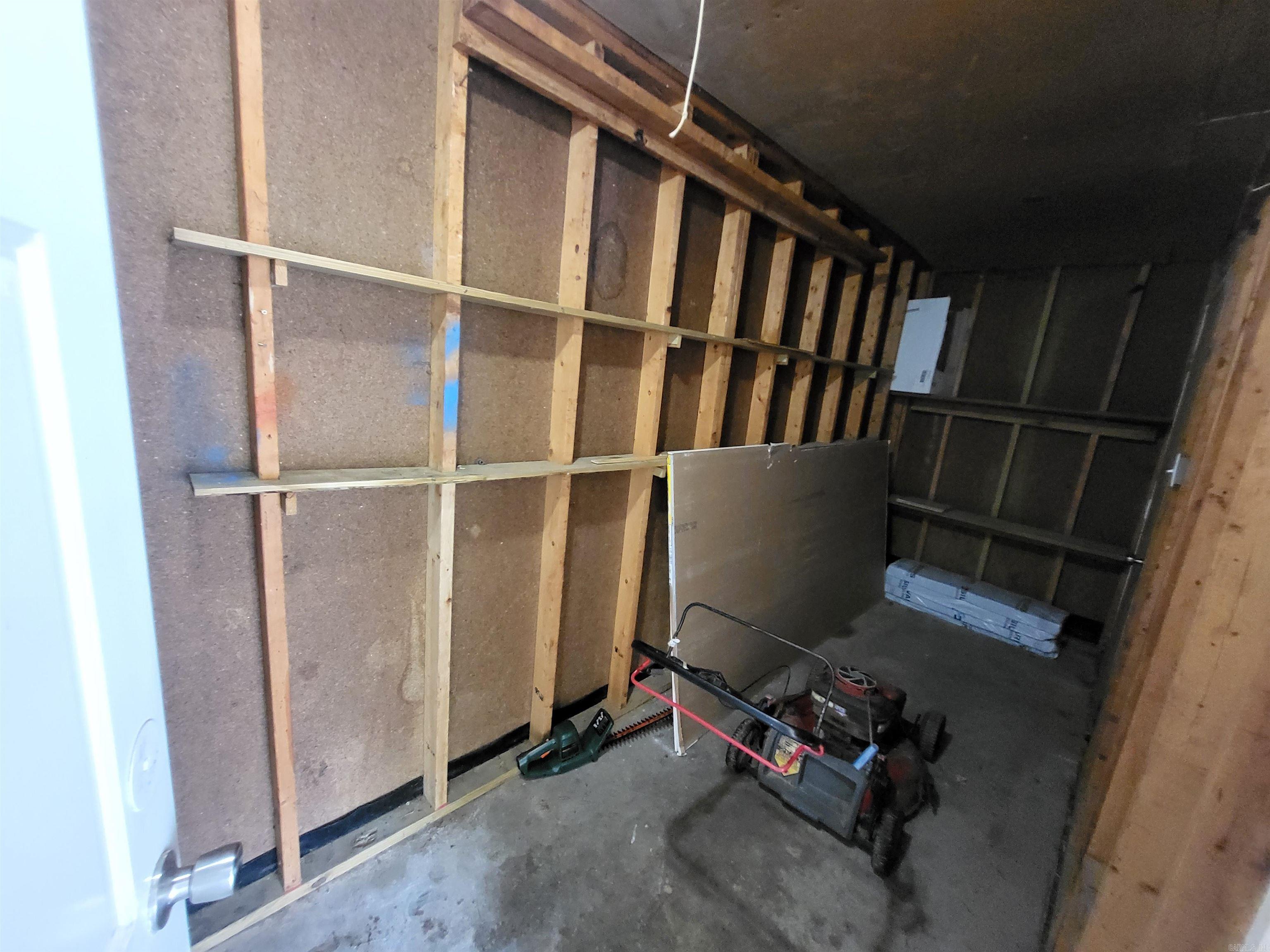 9105 Peach Tree Lane Property Photo 13