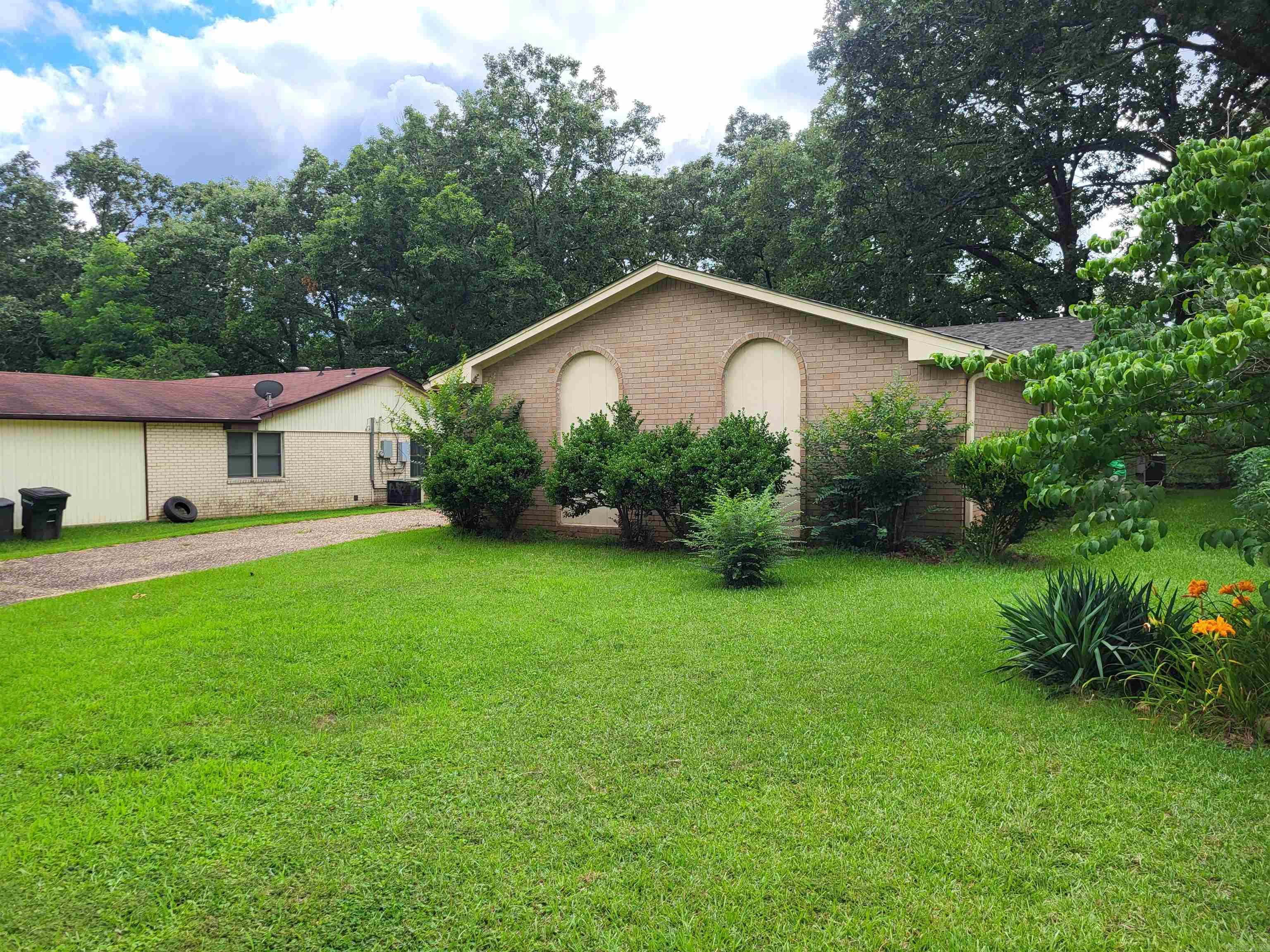 9105 Peach Tree Lane Property Photo 14