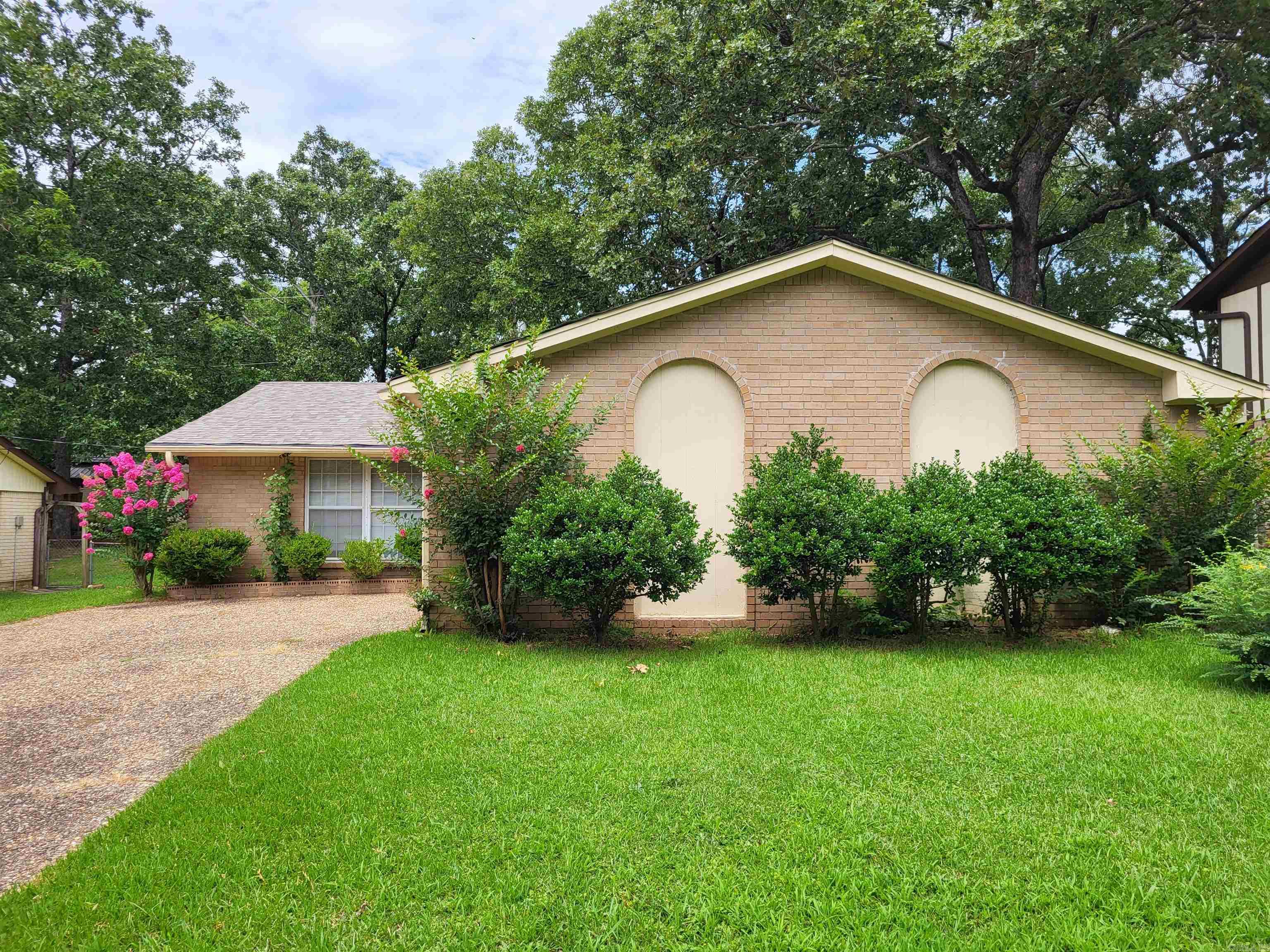 9105 Peach Tree Lane Property Photo 15