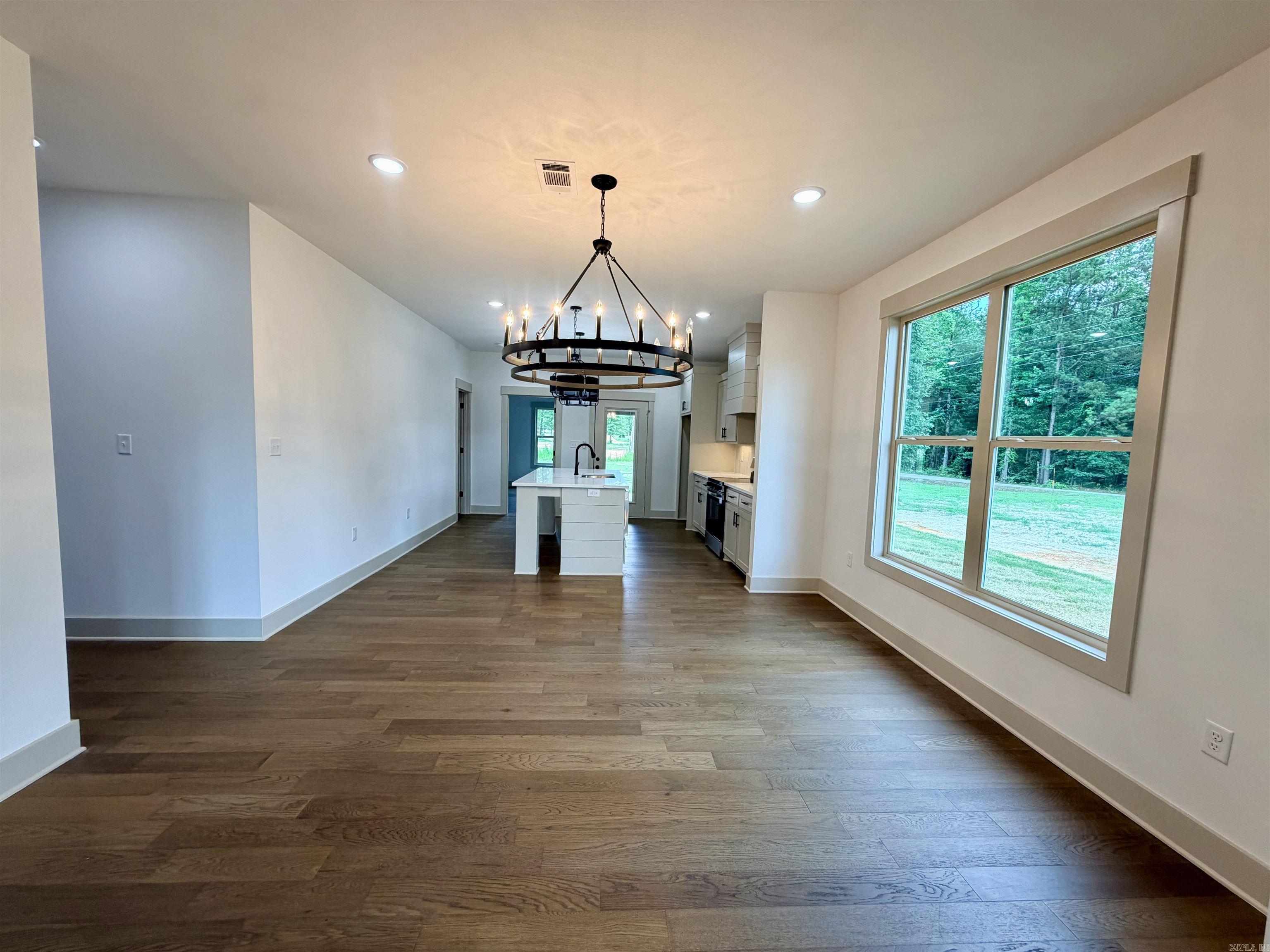 6812 N Detonti Property Photo 10