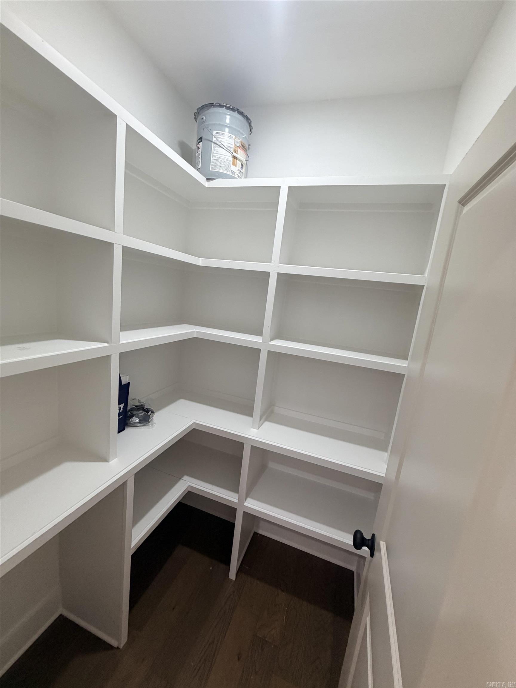 6812 N Detonti Property Photo 20