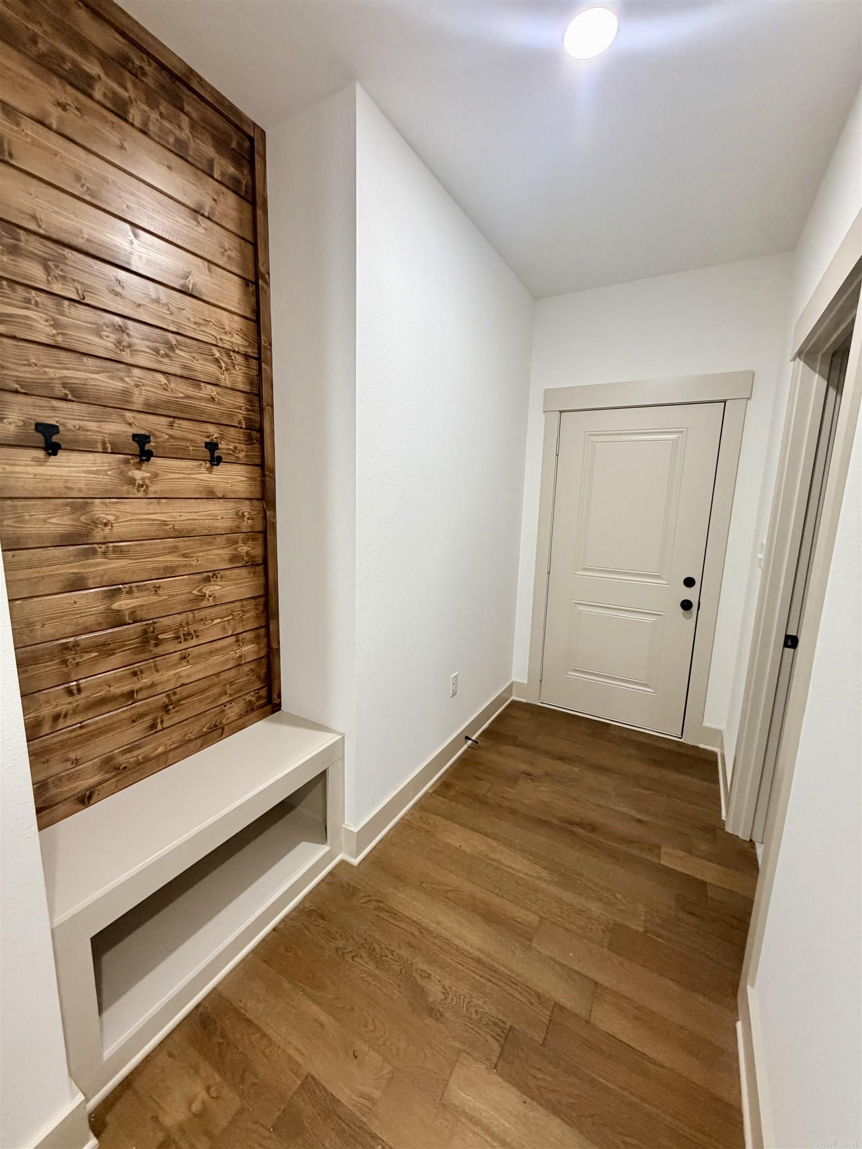 6812 N Detonti Property Photo 29