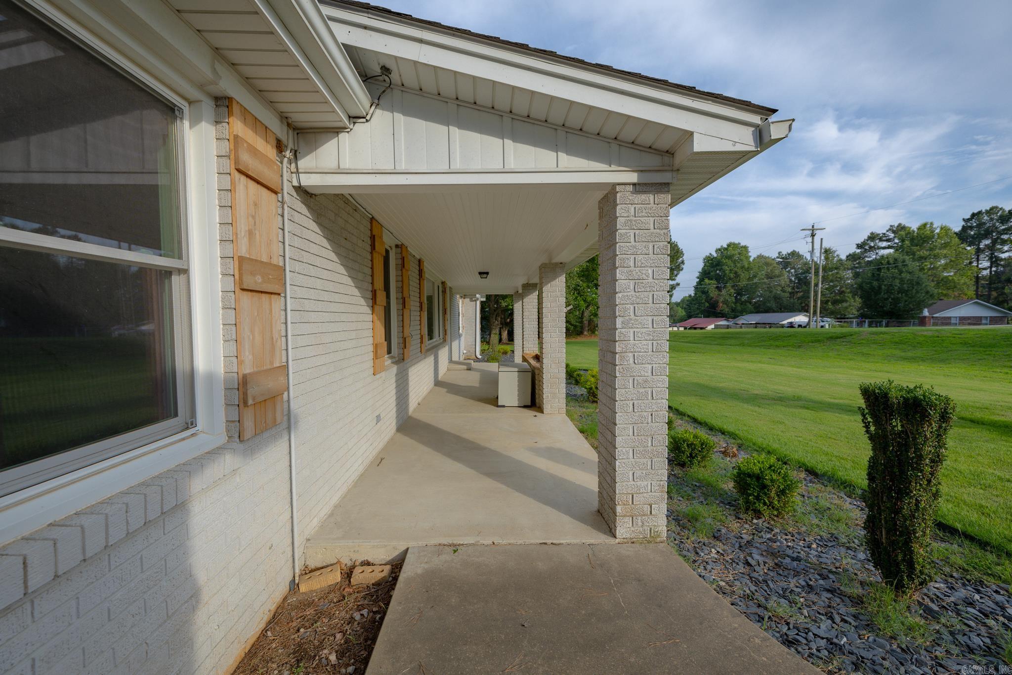 1287 W North Street Property Photo 9