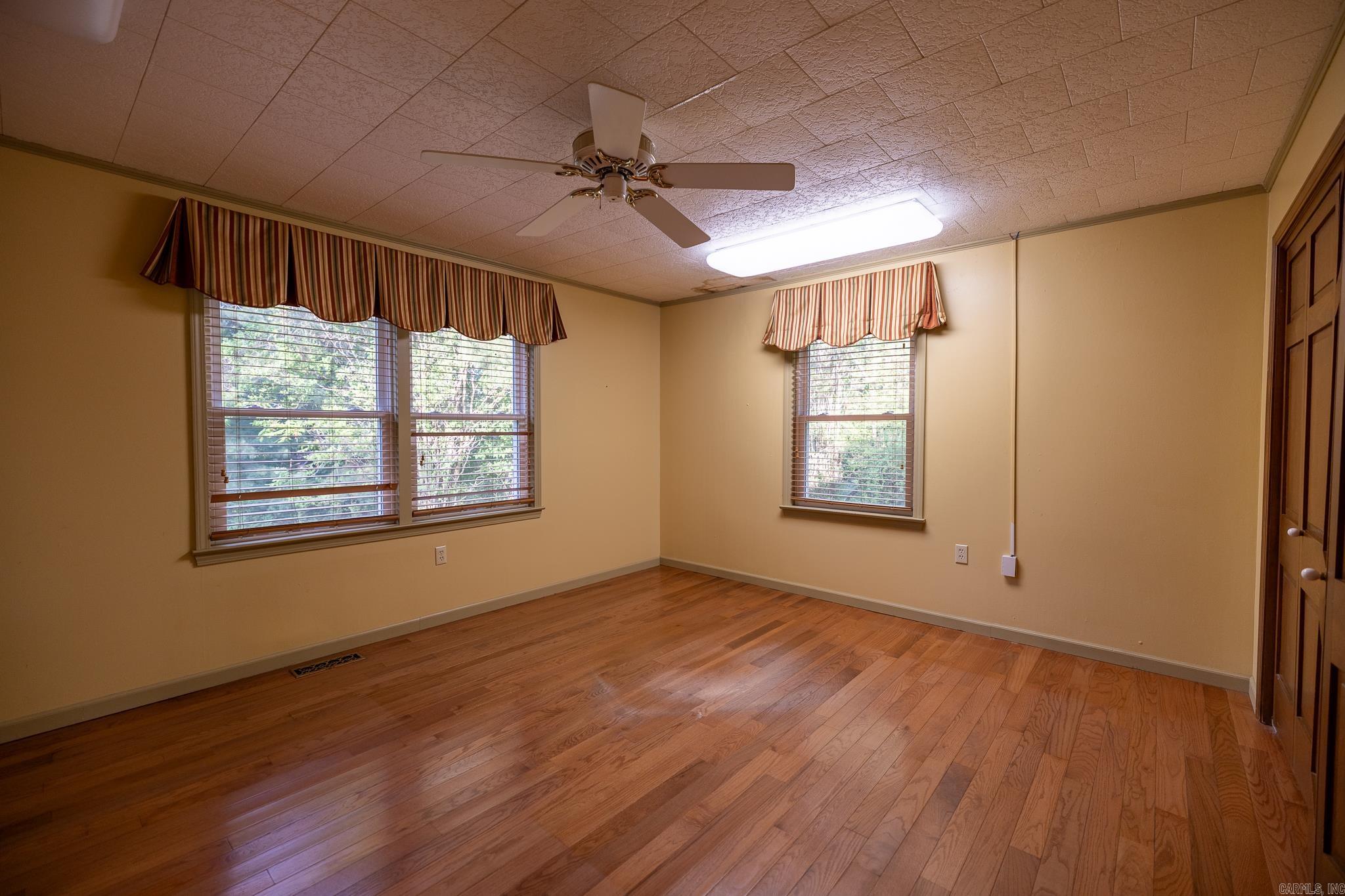 1287 W North Street Property Photo 18