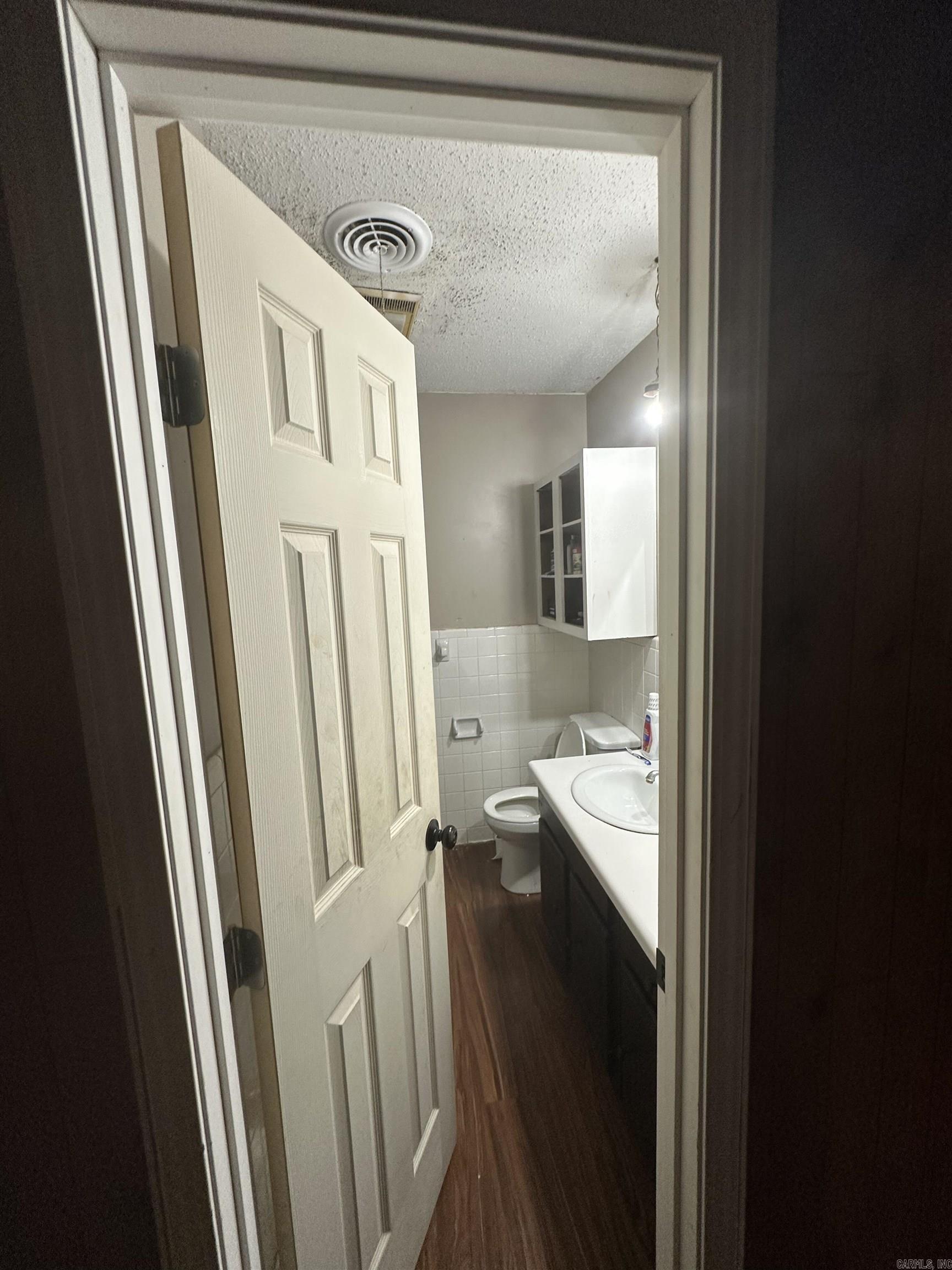 1201 E 4th Street Property Photo 7