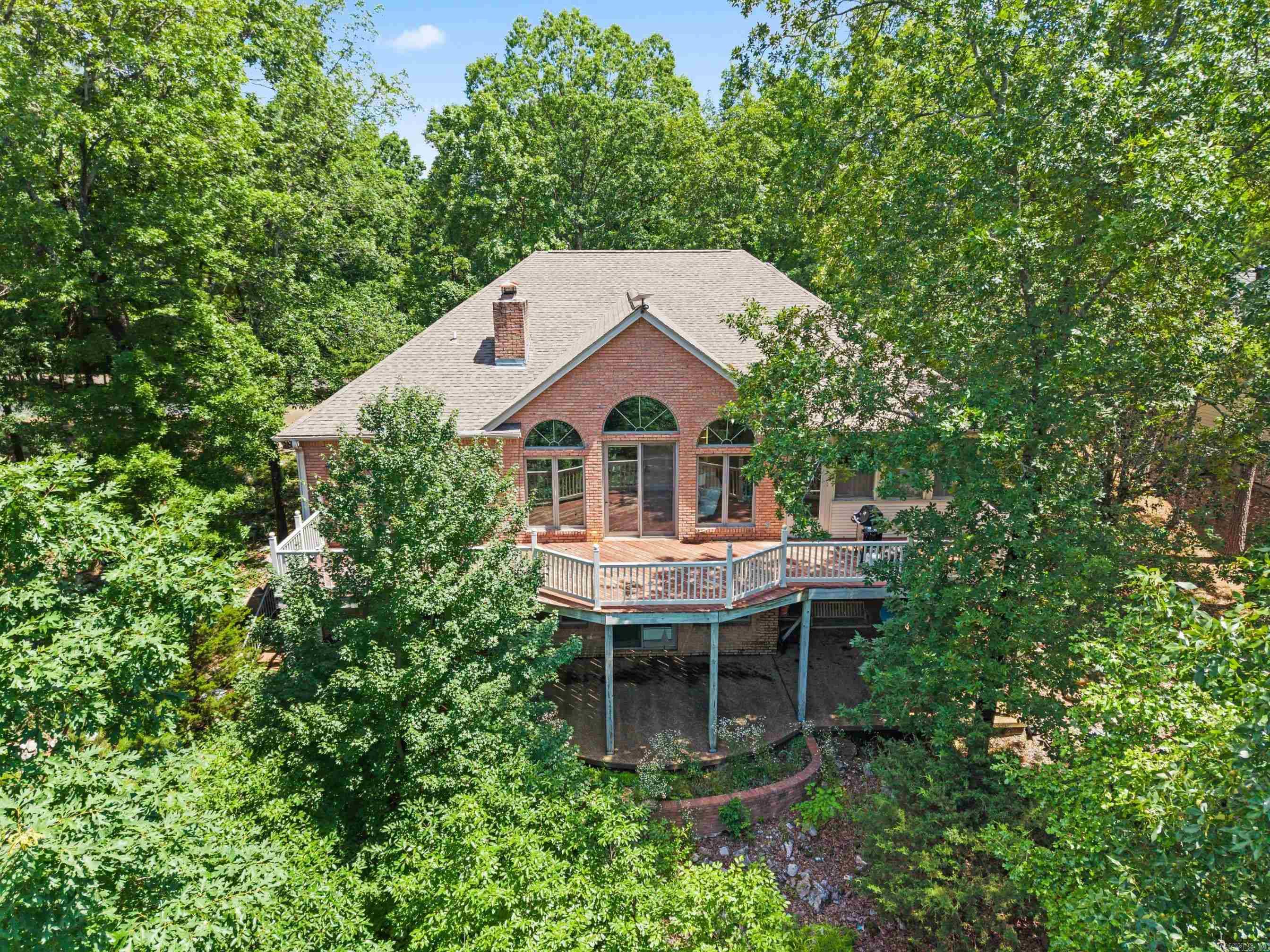 15 Lago Drive Property Photo 1