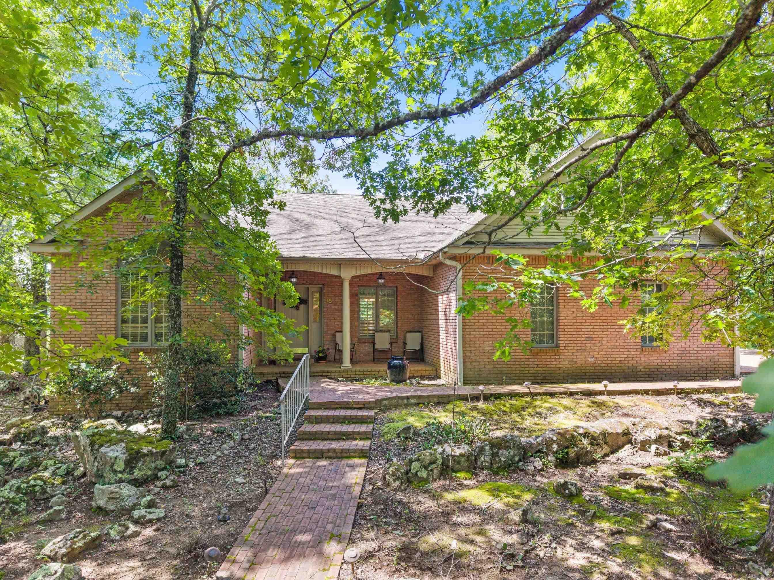 15 Lago Drive Property Photo 5
