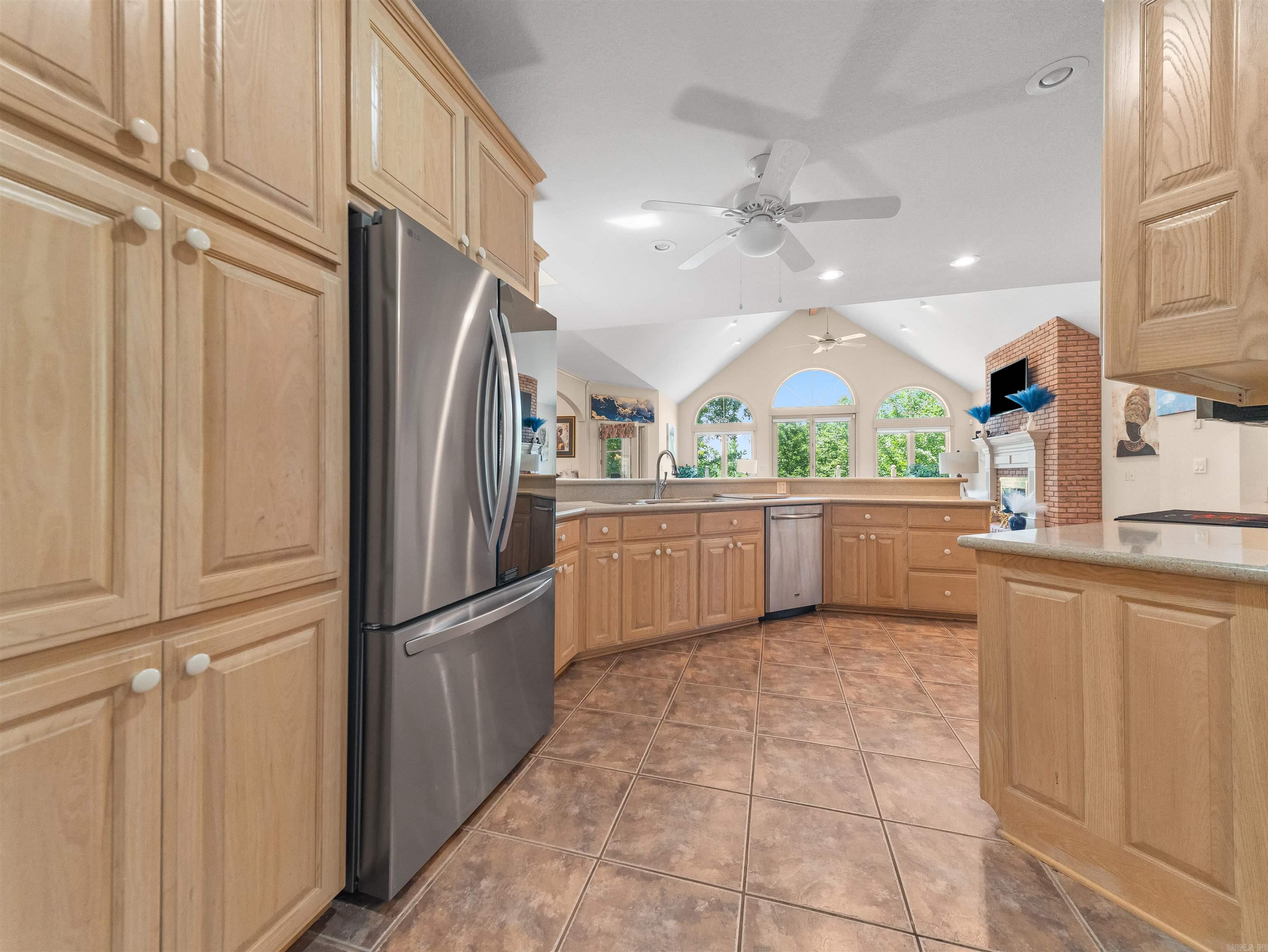 15 Lago Drive Property Photo 16