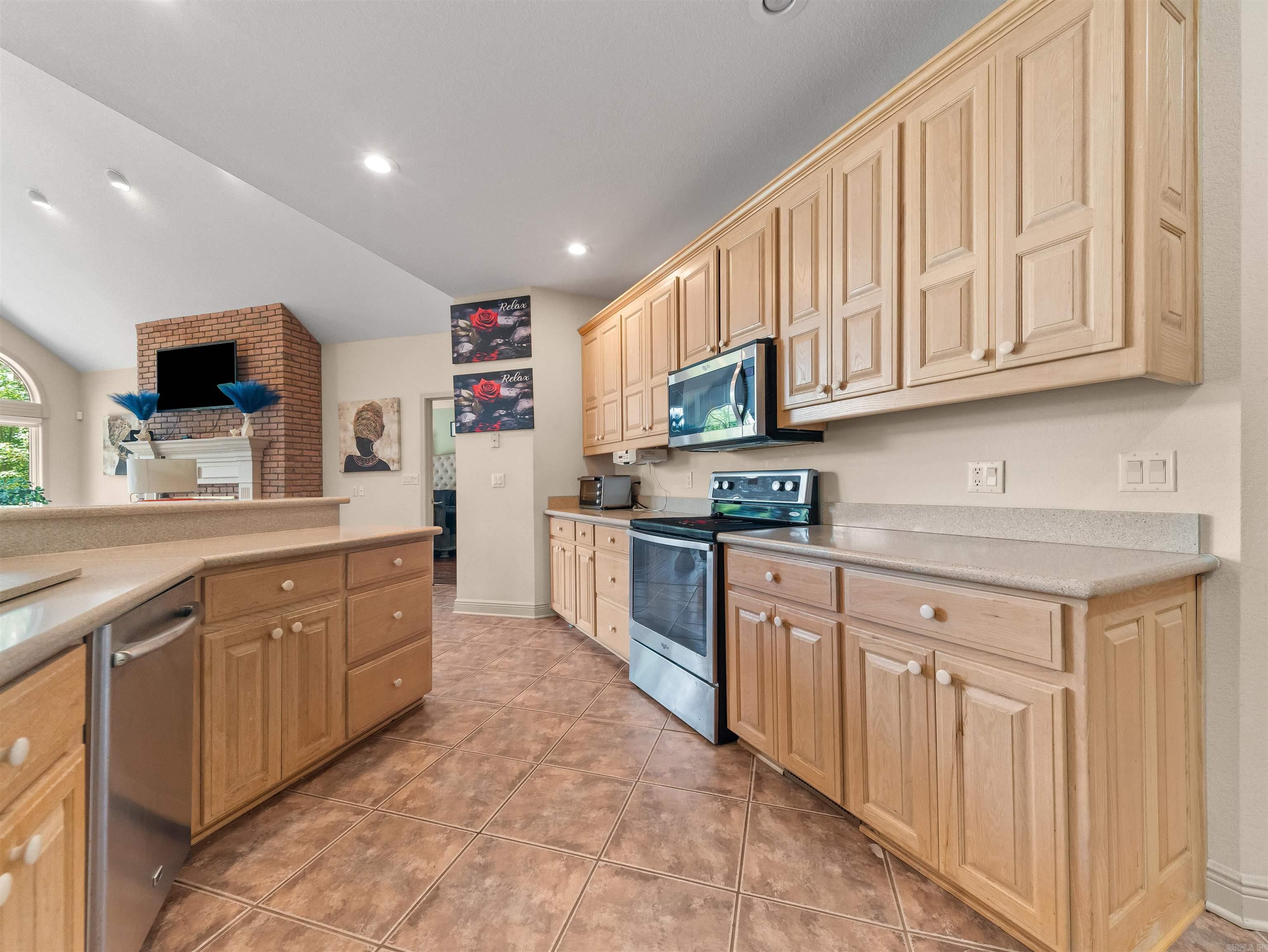 15 Lago Drive Property Photo 18
