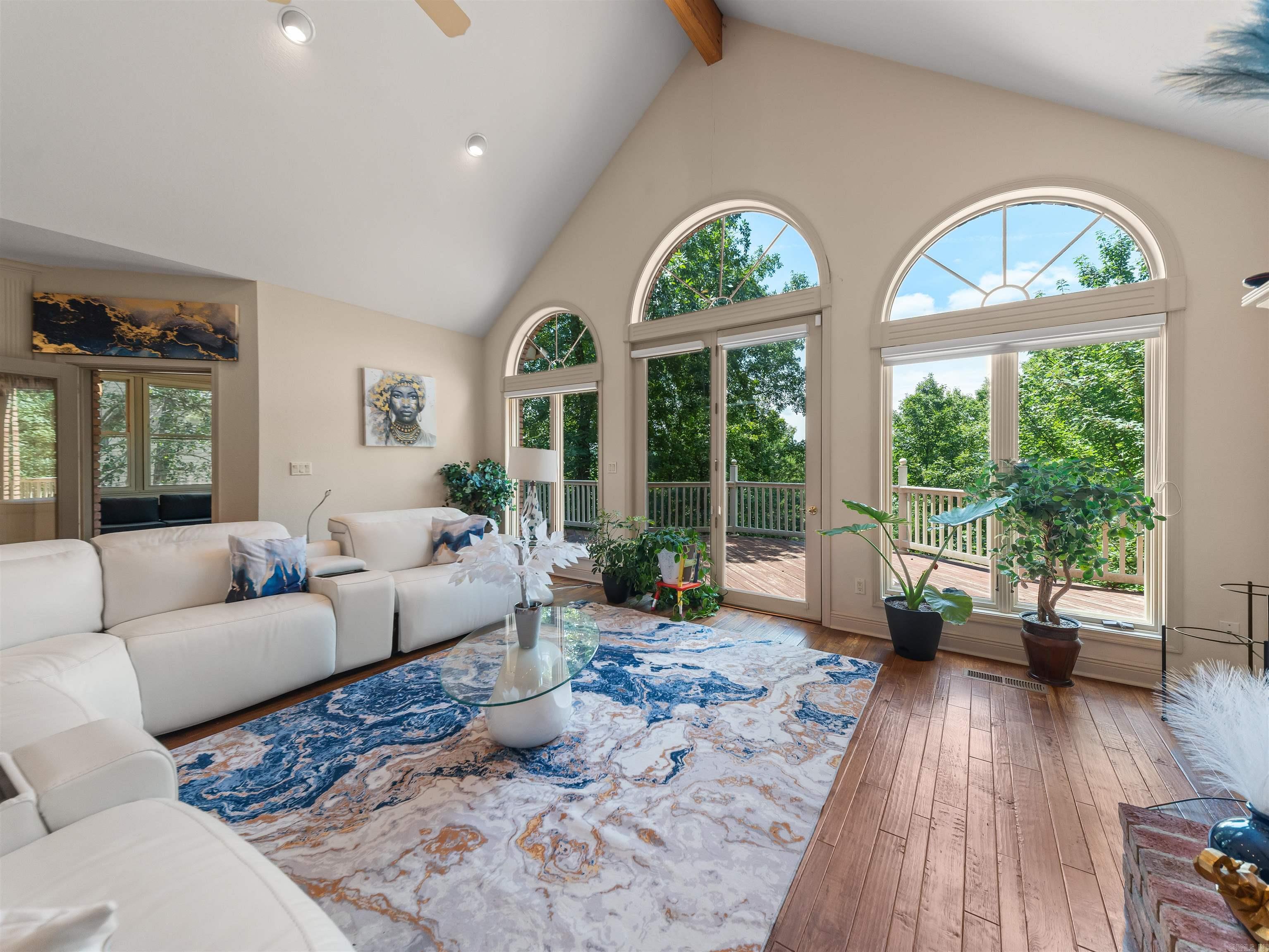 15 Lago Drive Property Photo 30