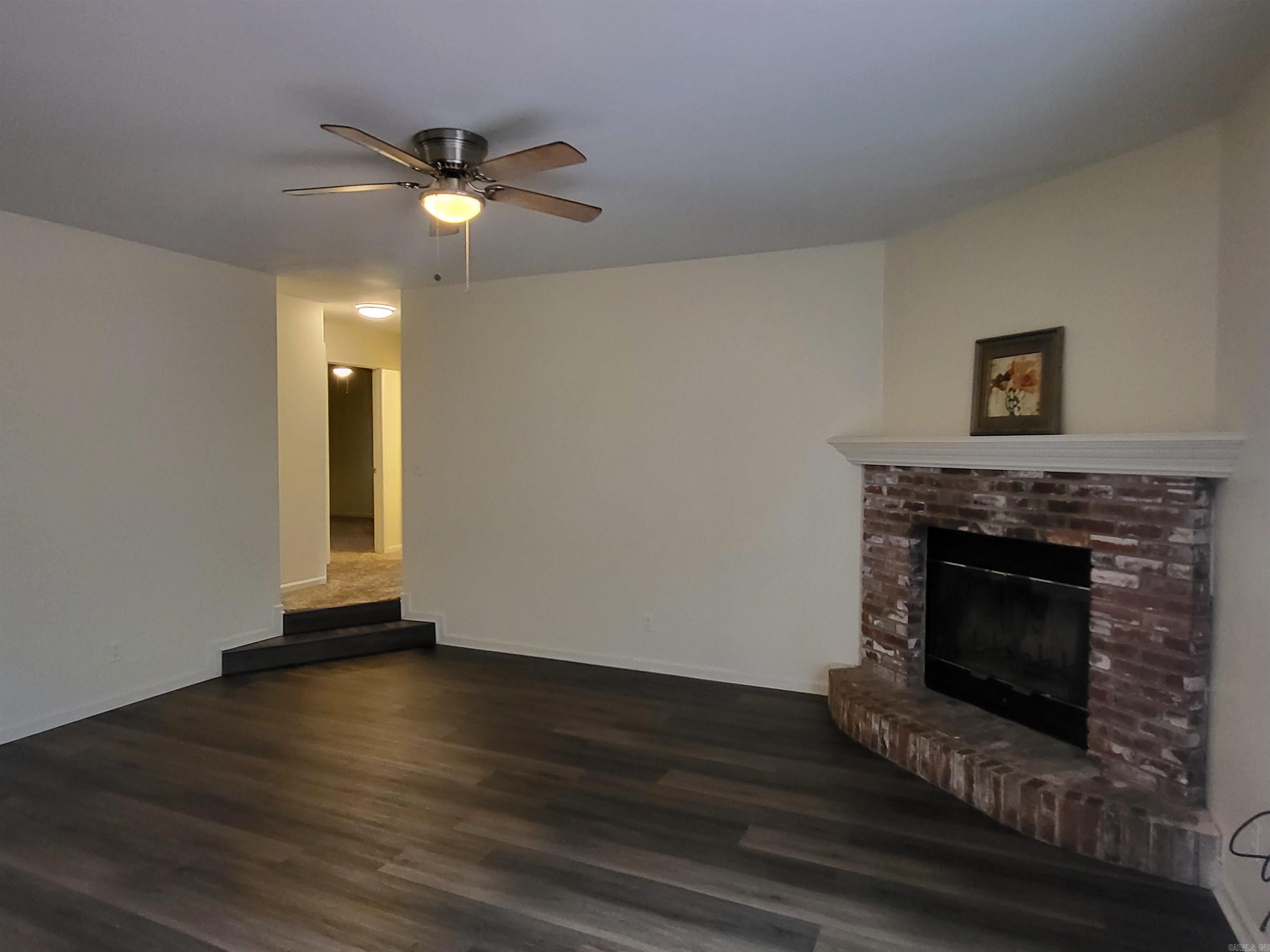 5609 Kari Hill Place Property Photo 3