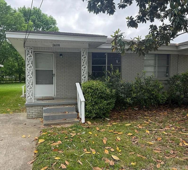 3608 Willow Street Property Photo 1