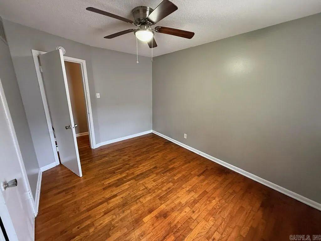 3608 Willow Street Property Photo 4