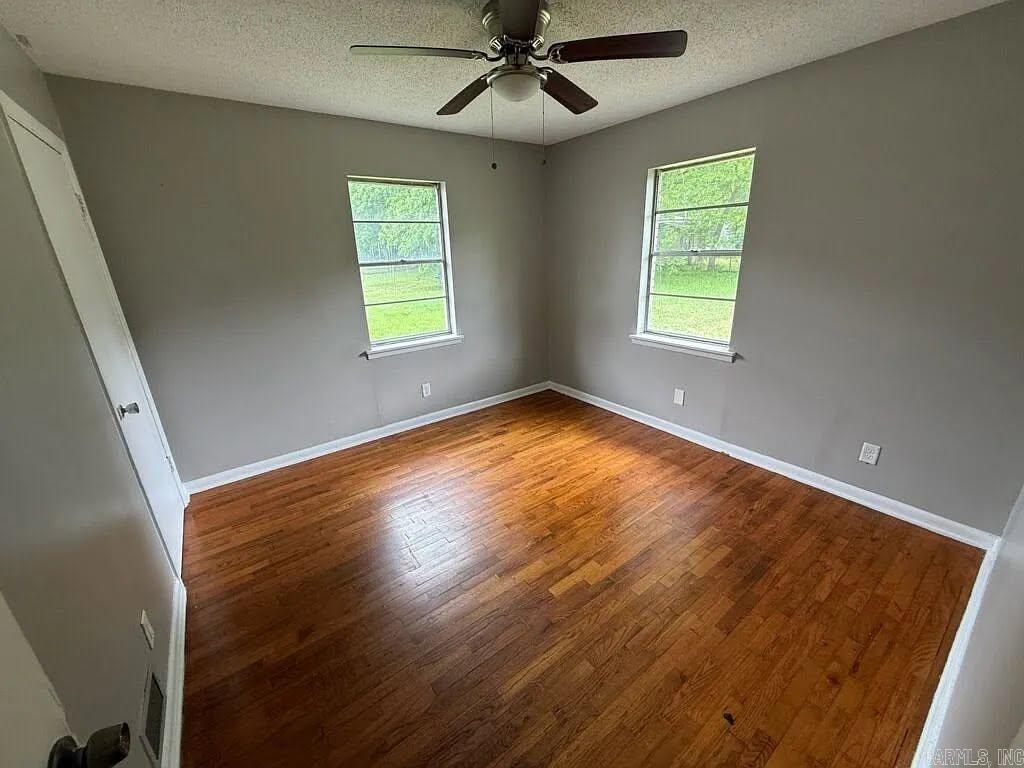 3608 Willow Street Property Photo 5