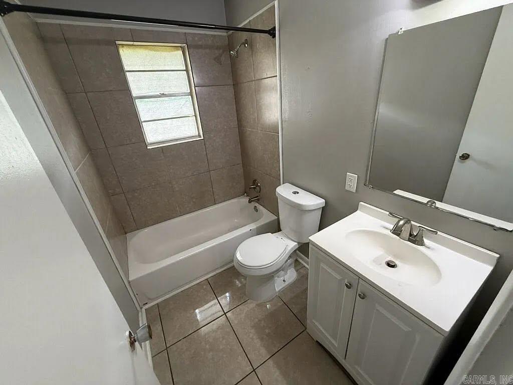 3608 Willow Street Property Photo 6