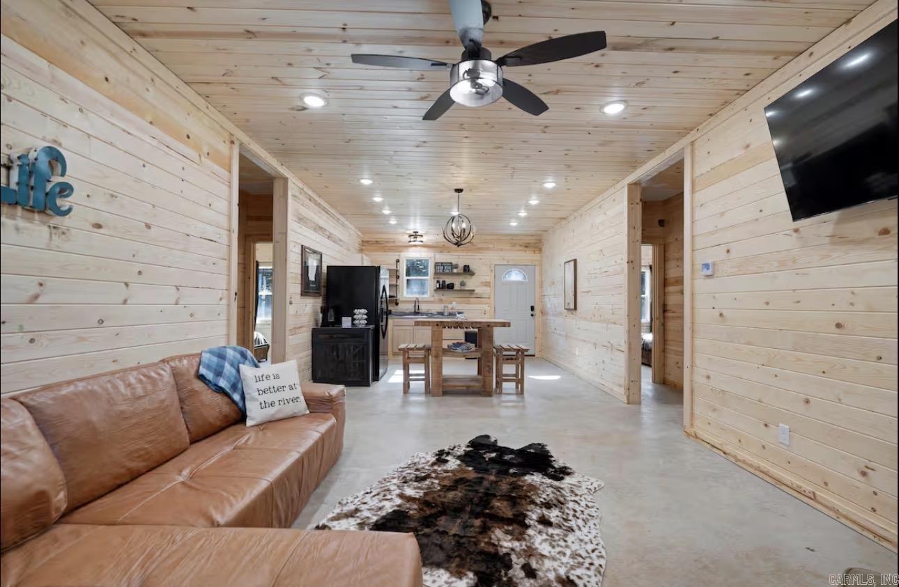 895 Pinterest Road Property Photo 8
