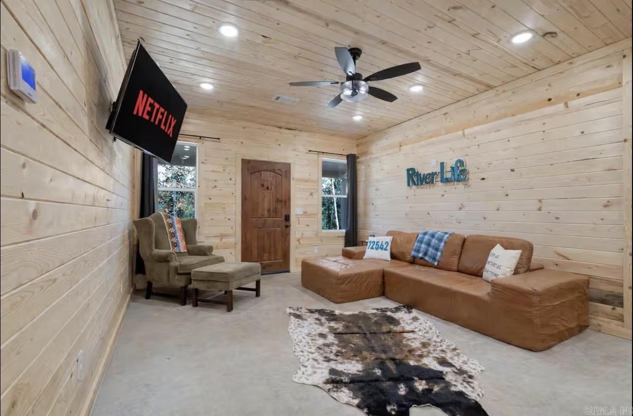 895 Pinterest Road Property Photo 10