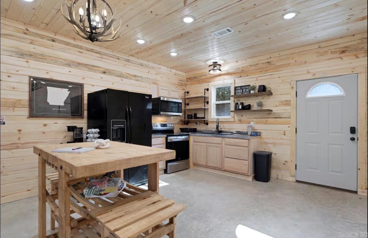 895 Pinterest Road Property Photo 14