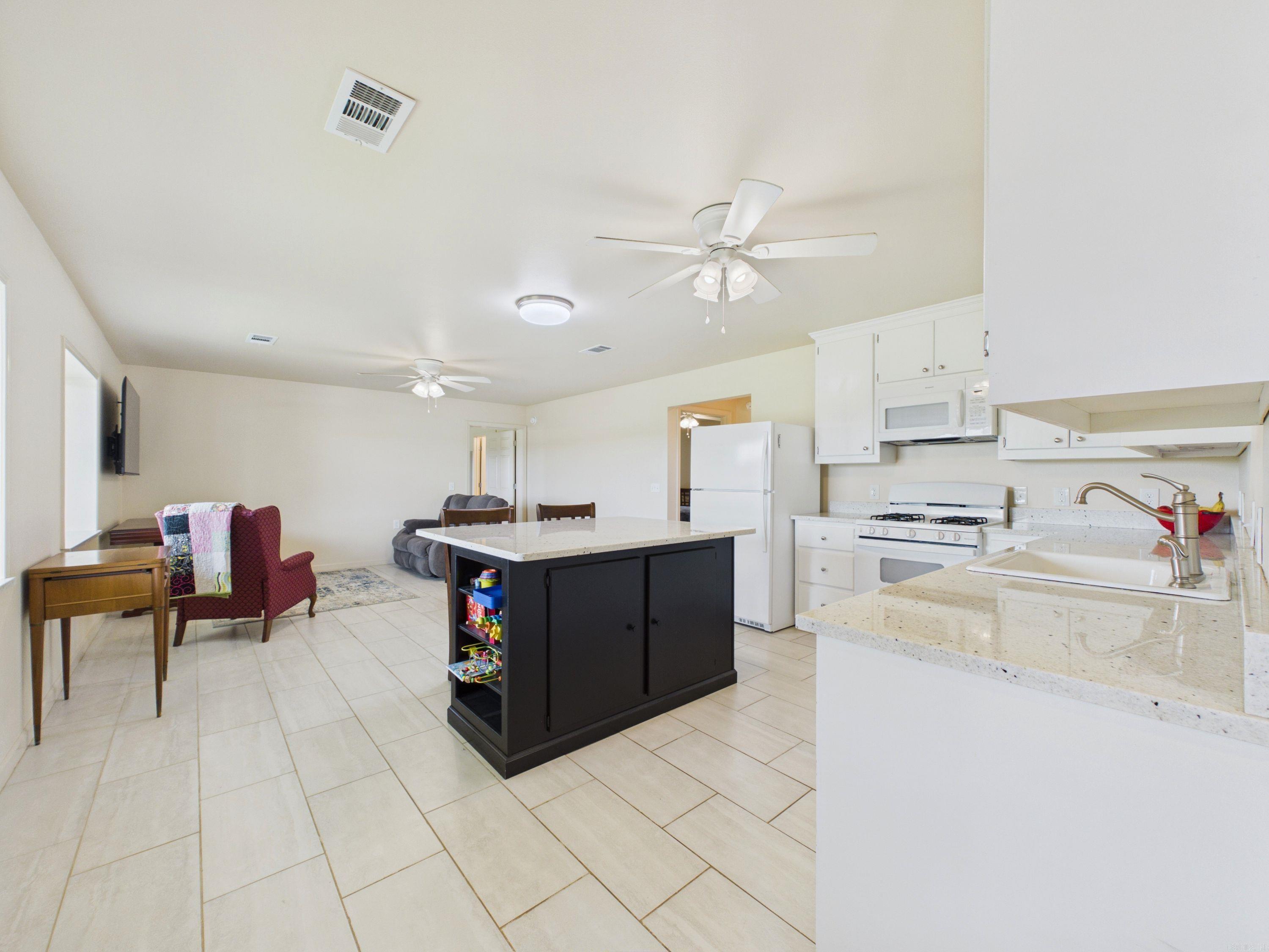 1759 Jackson 304 Property Photo 15